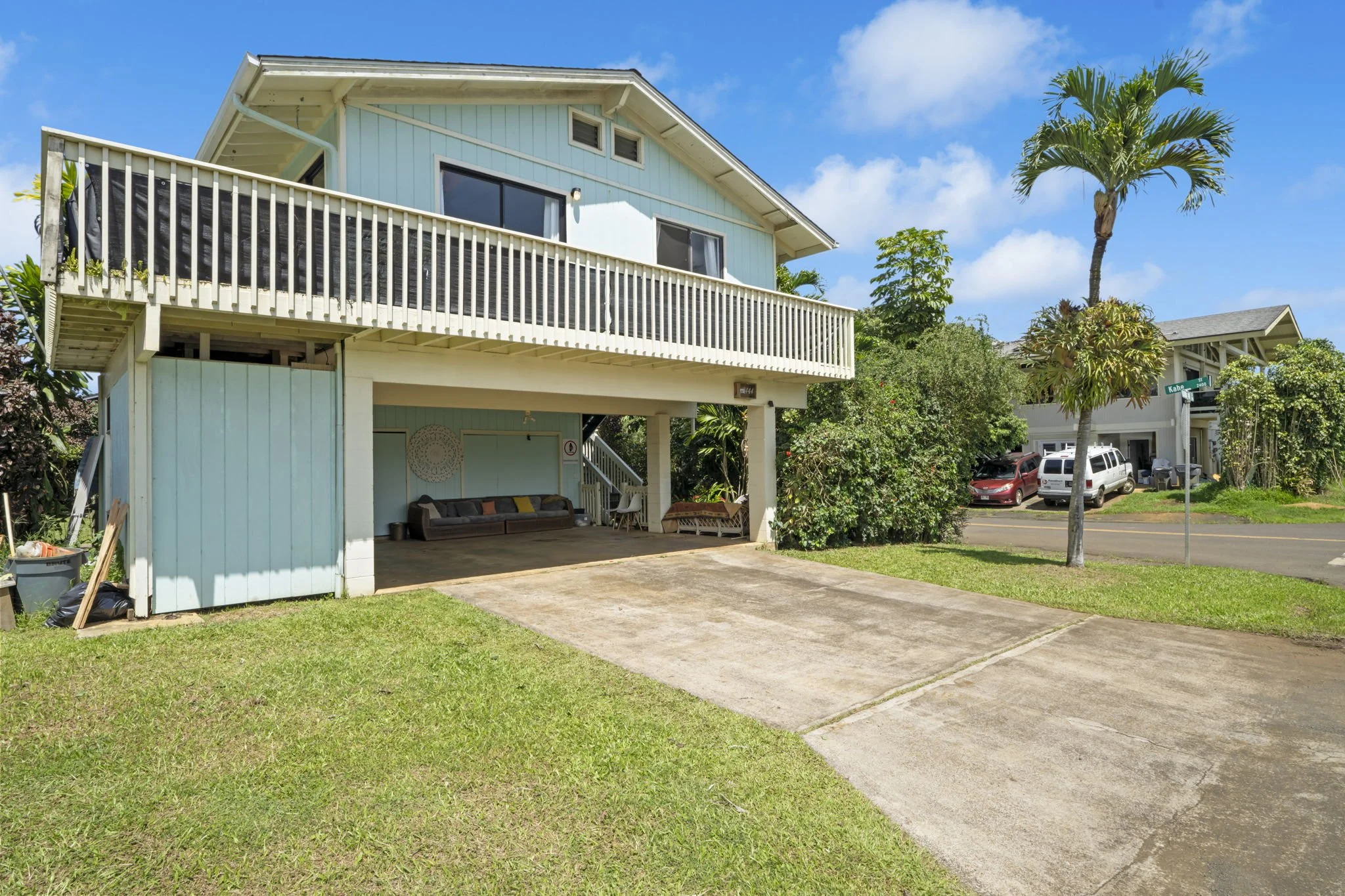 552 sq. ft. of covered carport