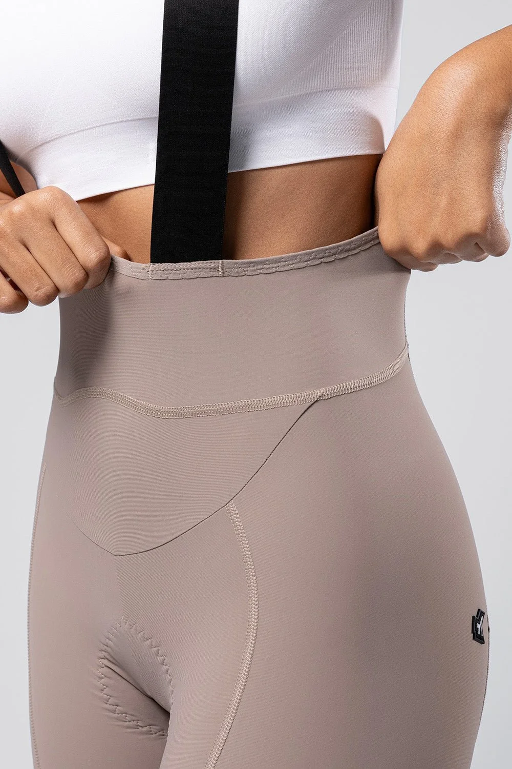 bib-short-matt-2-0-women-aura-k9-10-02-087-020-5.jpg