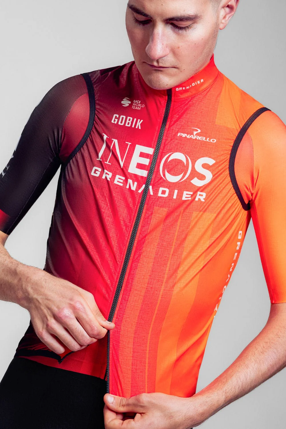 vest-plus-2-0-men-ineos-grenadiers-25-4-10-04-001-158.jpg