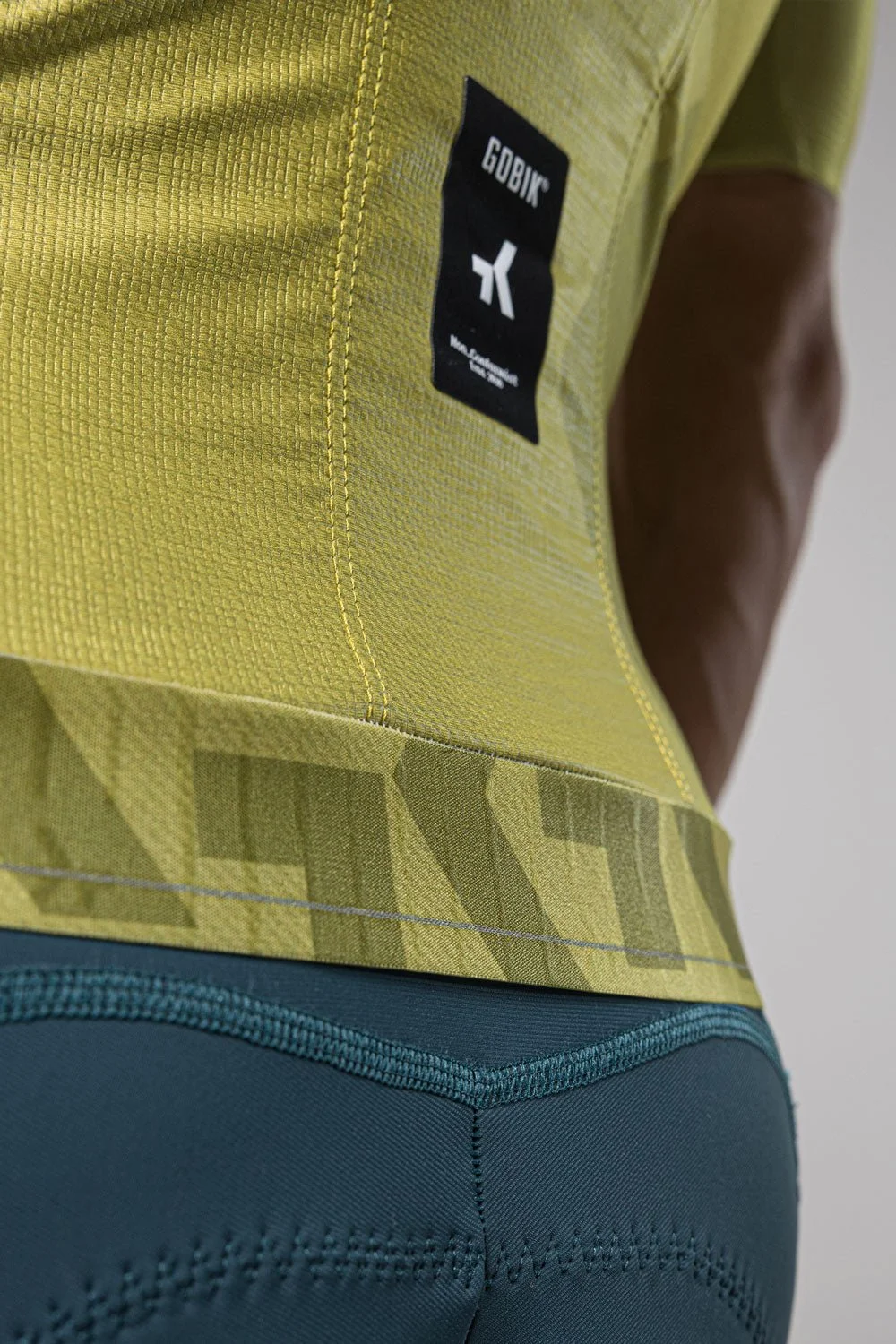 Maillot-hombre-mc-Magnitude-Split_Green-Caps_Unity-Gobik-6-SKU-10-01-089-003.jpg