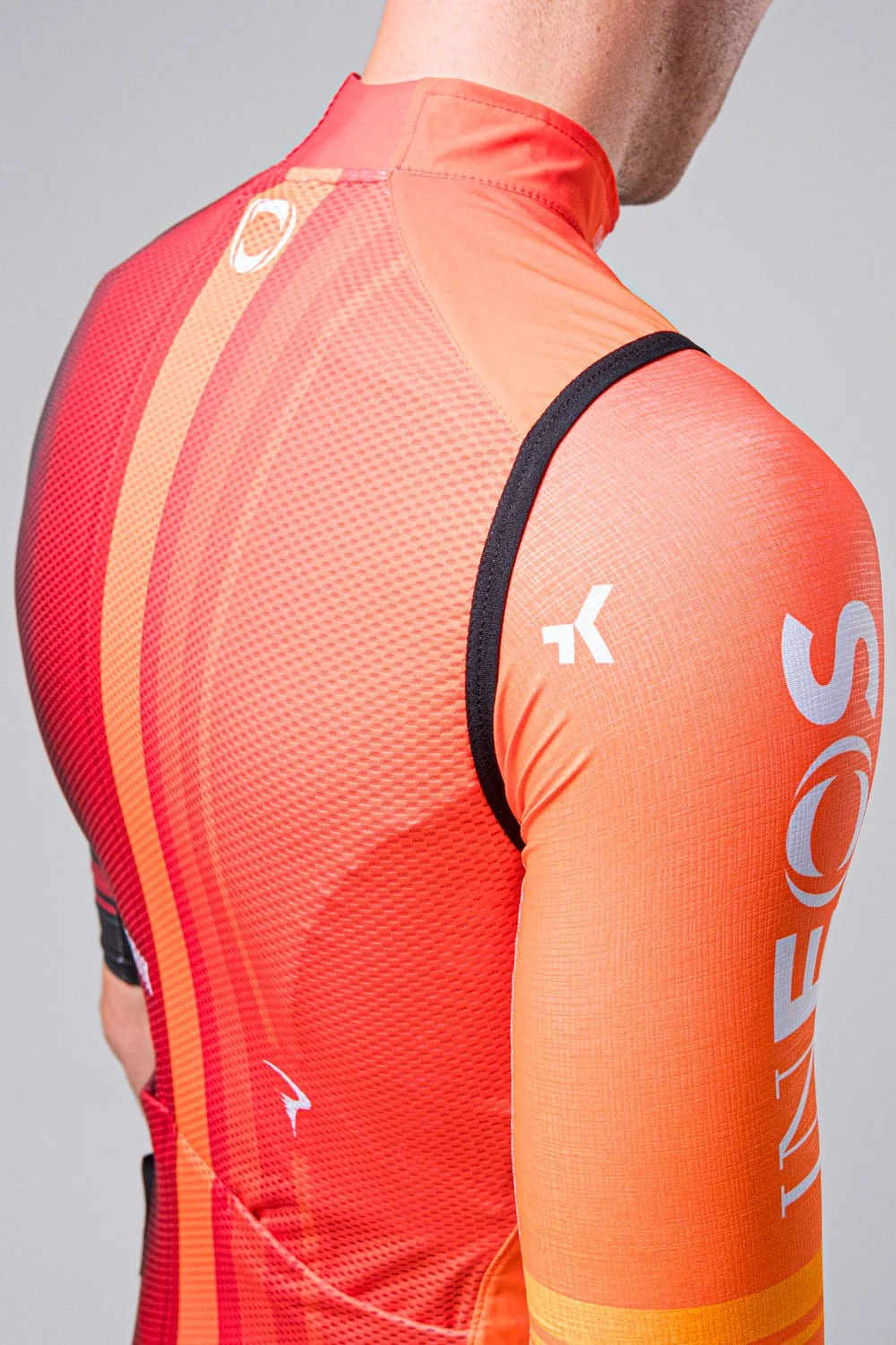 Chaleco-Plus-2.0-Ineos-Hombre-Frontal-ProTeams-2024-Gobik-6_bc8225b4-7625-42e1-91fe-6bd8d9b8628e.jpg