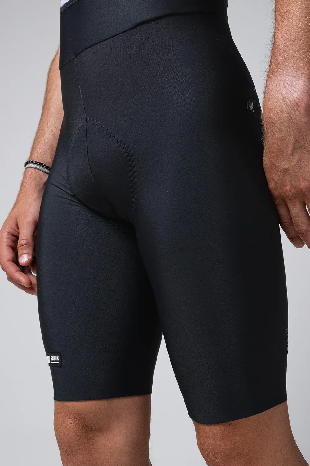 10-02-105-003-bib-short-artic-stride-men-black-k10-02.webp