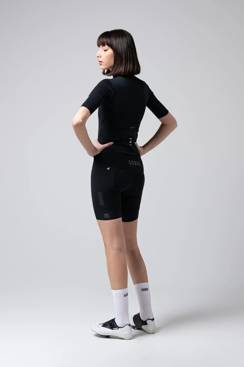 10-03-040-002-short-sleeve-jacket-envy-2-0-women-jet-black-04.webp