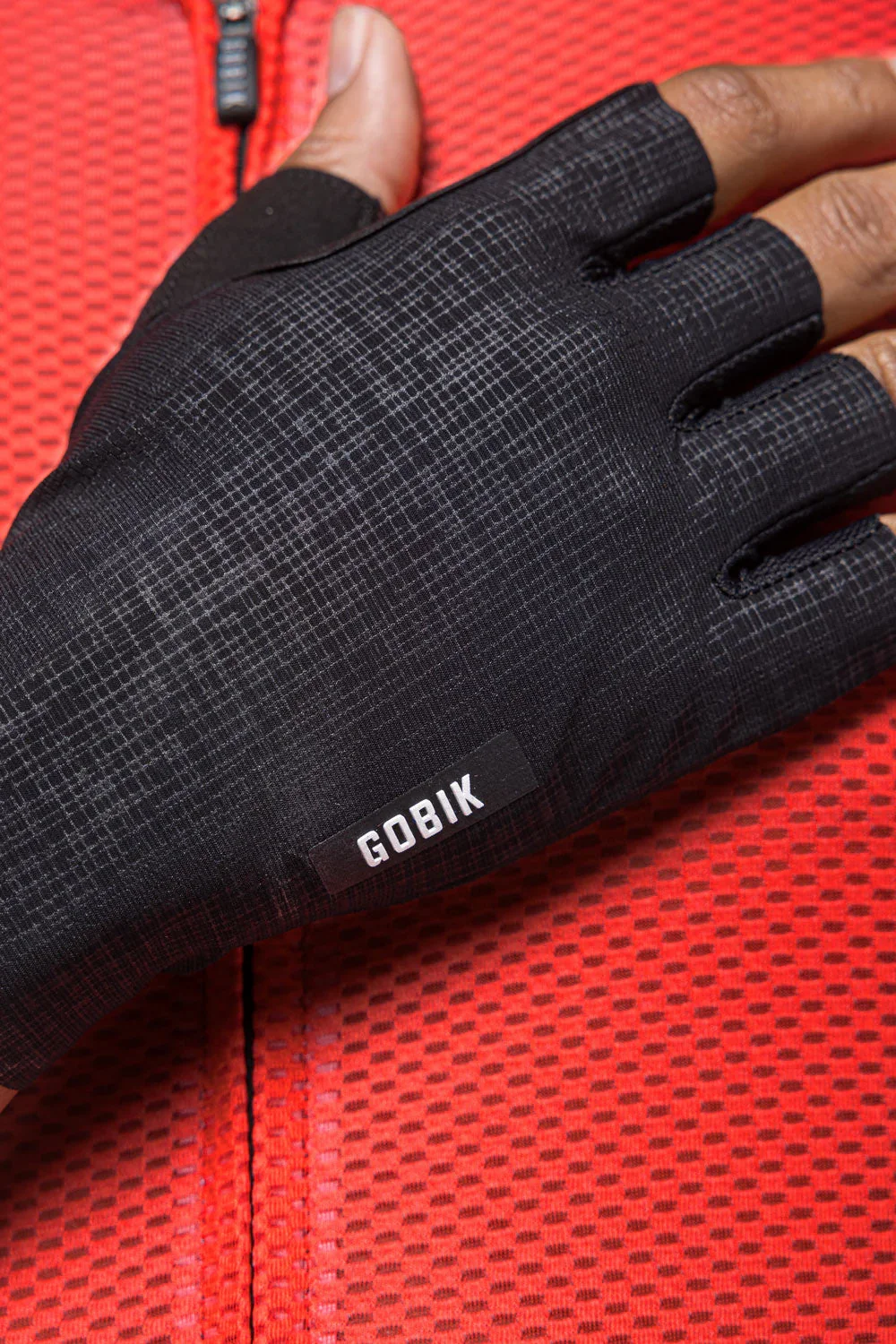 Guantes-unisex-Mamba_2.0-Black-Caps_Unity-Gobik-5-SKU-15-05-021-002_689a6d40-5745-4b0e-83ca-d98369980075.webp