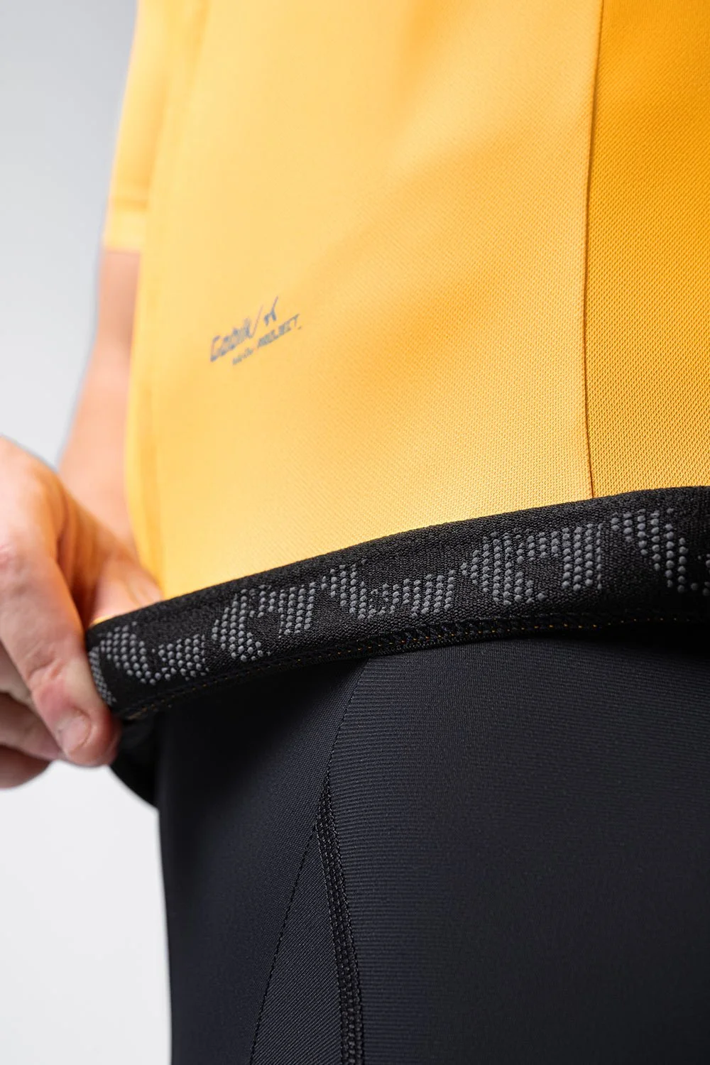 short-sleeve-jersey-stark-men-dandelion-10-01-027-039-10_f5668db7-7a9a-4135-a2f1-5cb77dda9b49.jpg