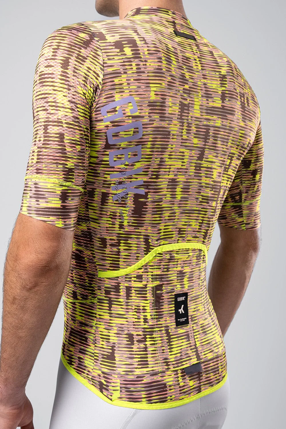 short-sleeve-jersey-carrera-2-0-men-cydonia-02.jpg