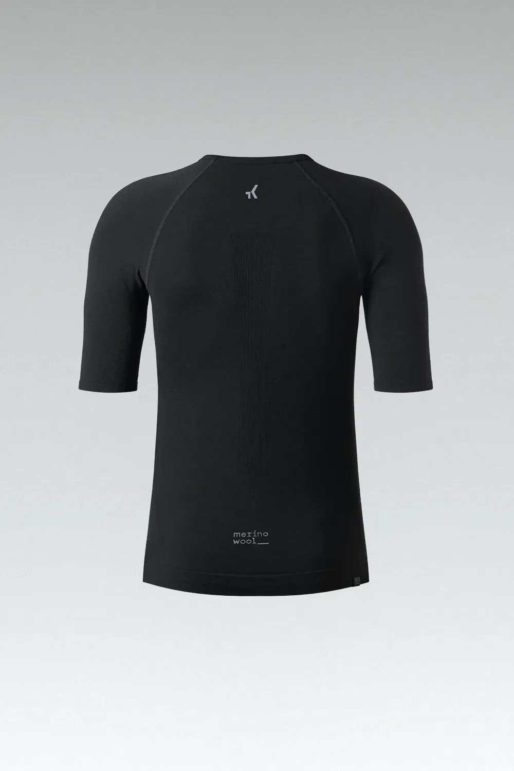short-sleeve-baselayer-winter-merino-men-coal-timeless-09.webp