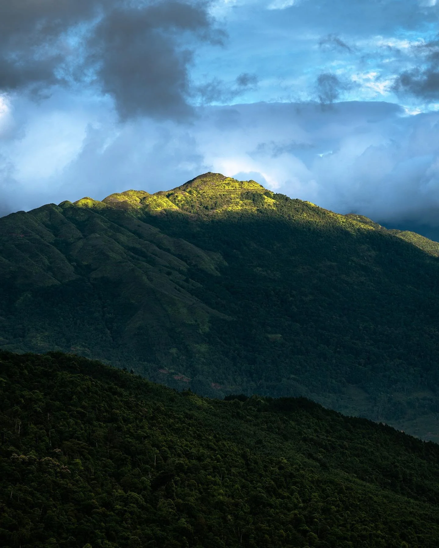 👀 China 

&bull;
&bull;
&bull;
&bull;
&bull;

#asia #china #vietnam #sonyalpha #yty #rain #scenery #tranquil #travel #chinese #mountains  #green #natgeoyourshot #photography #earthoutdoors #forest #sunrise #blue