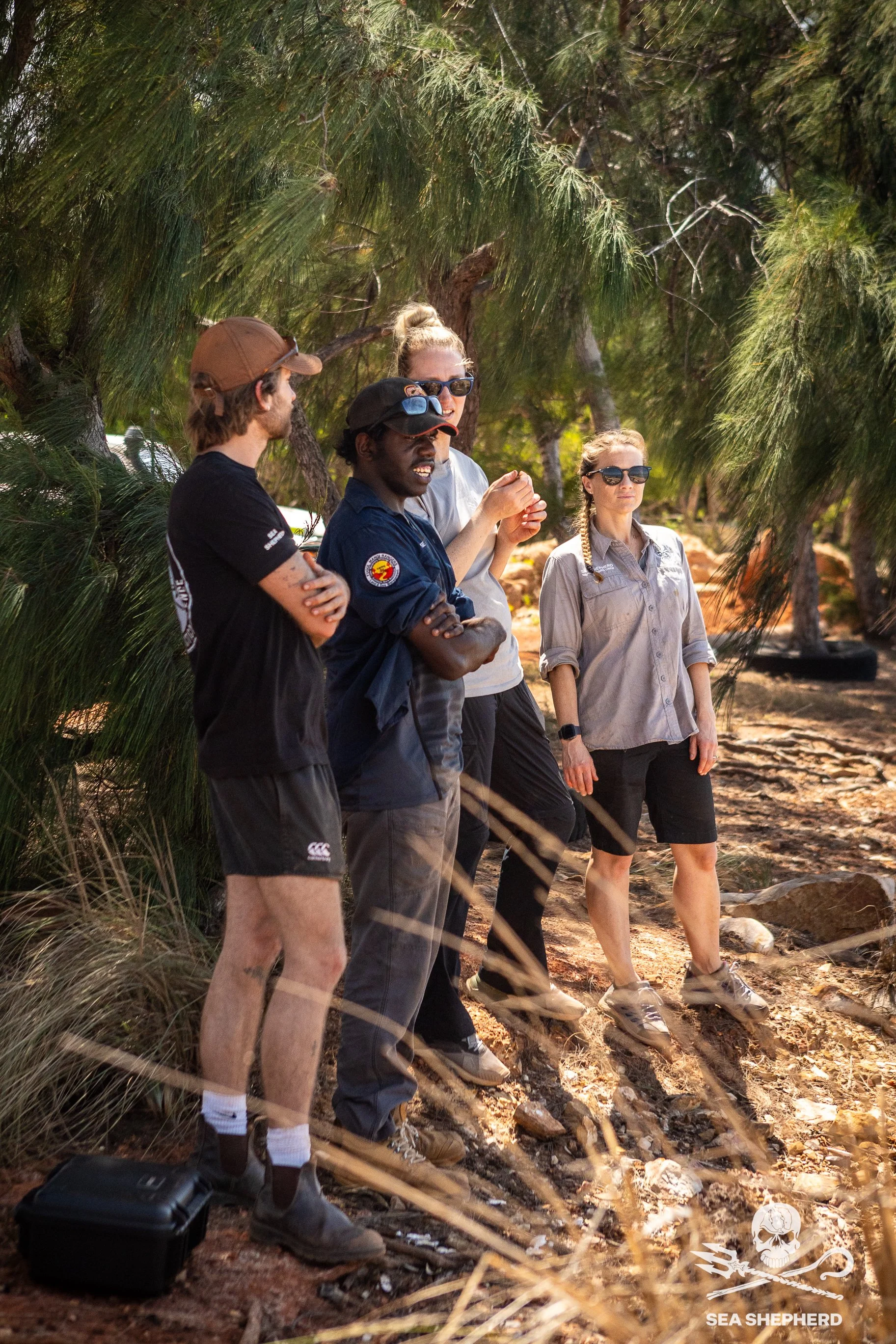 250909_MDC_HB_crew at boat numbulwar launch_IMG_3815.jpg