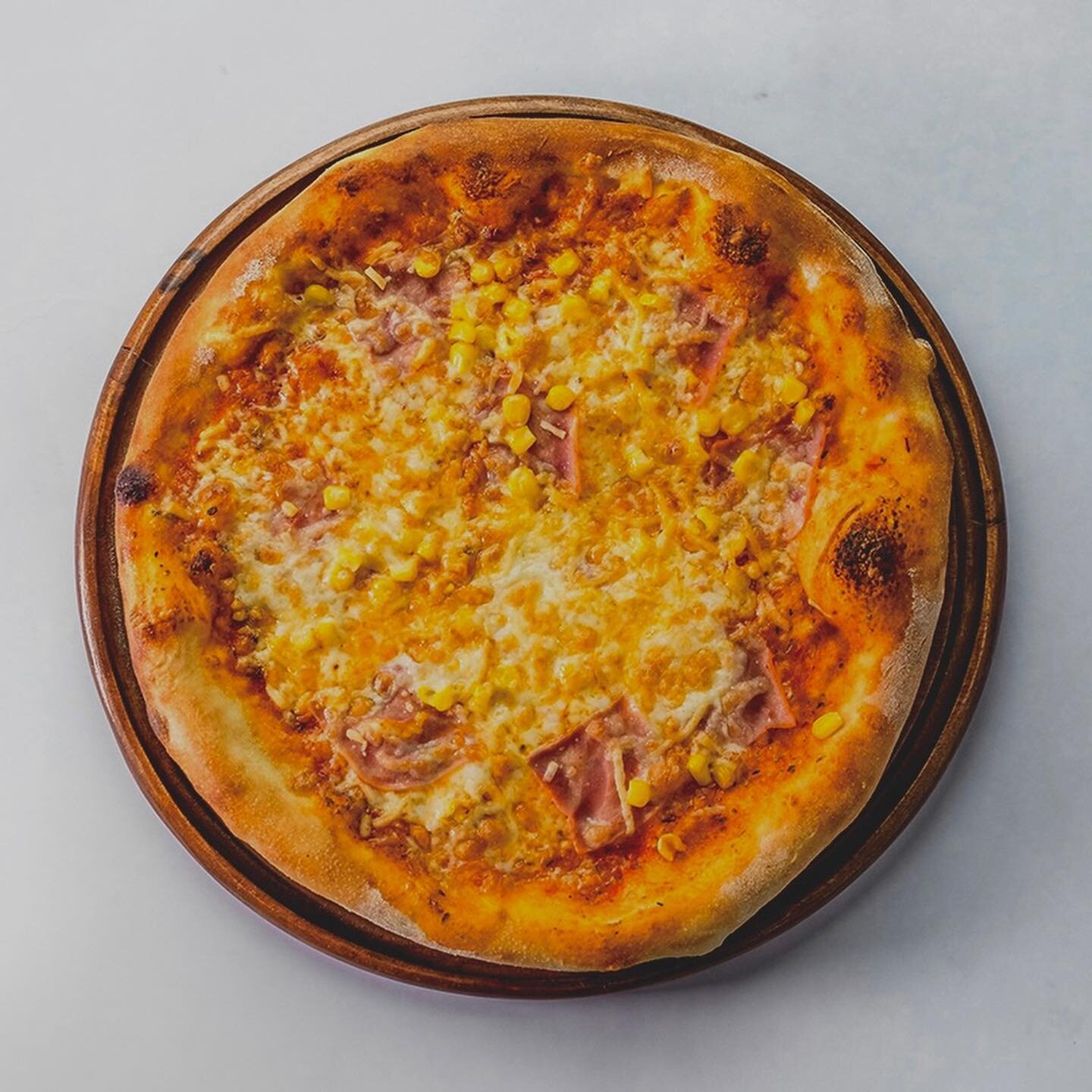 Tureck&aacute; Pizza?🤔
&Aacute;no, u n&aacute;s si viete vybrať z viacero možnost&iacute; medzi ktor&yacute;mi s&uacute; aj &ldquo;Kebab Pizza&rdquo; alebo na&scaron;a &scaron;pecialita &ldquo;Pizza Alaturka&rdquo;😍

#alaturka #pizza #kebab #tureck