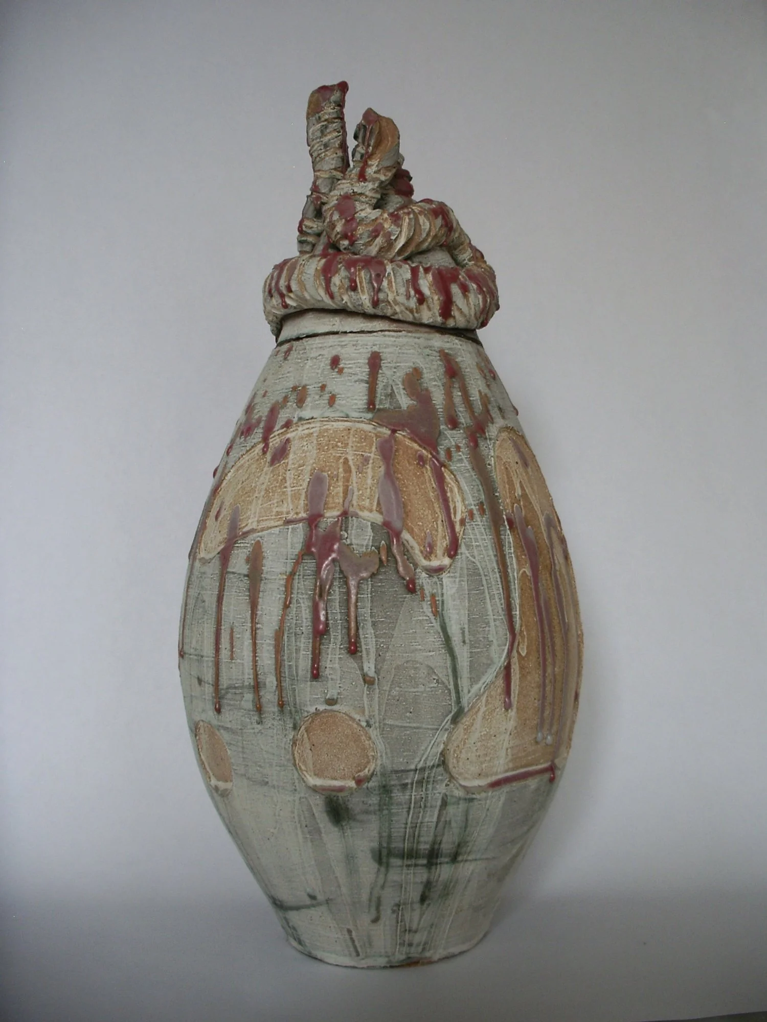 18. Giovanni: por tus rodillas de flores quietas en las noches desesperadas. 2022. High-fire stoneware with glaze. 15 x 7 x 7 inch. (38 x 17.78 x 17.78 cm)