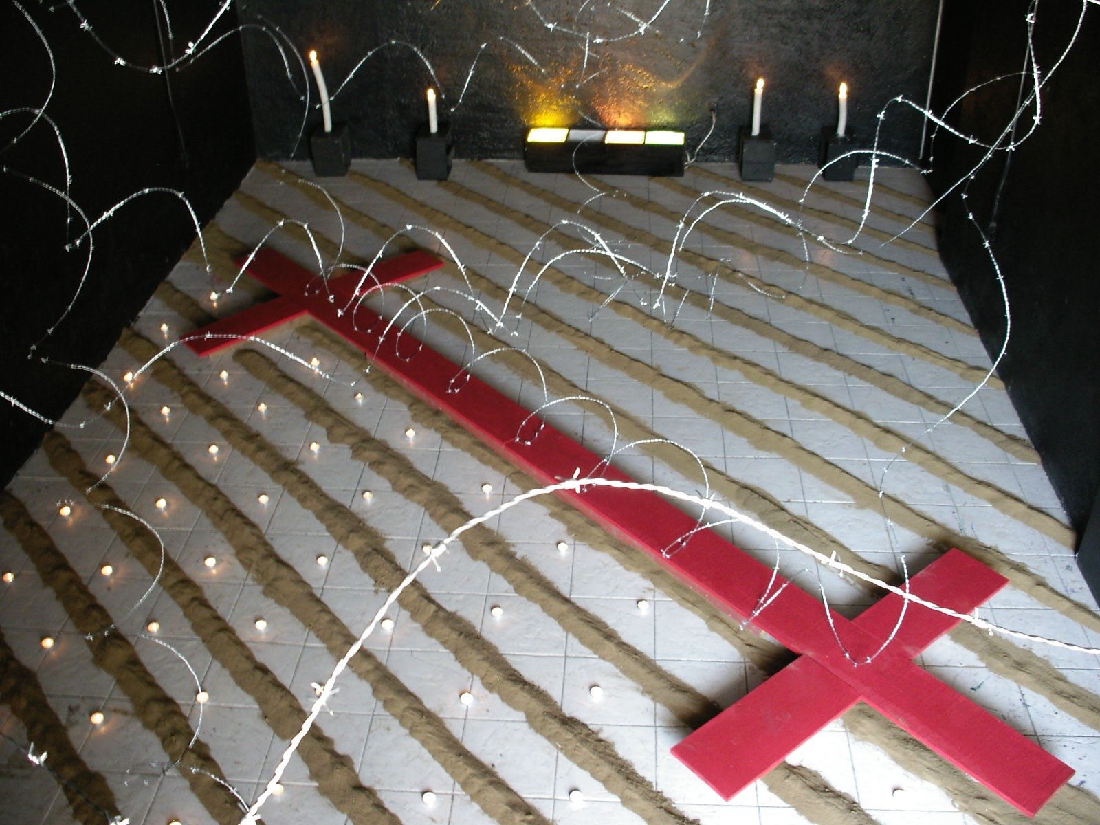 2010  "Ofrenda a 72 migrantes”, Installation view. Azcapotzalco Regional Museum, México City. 
