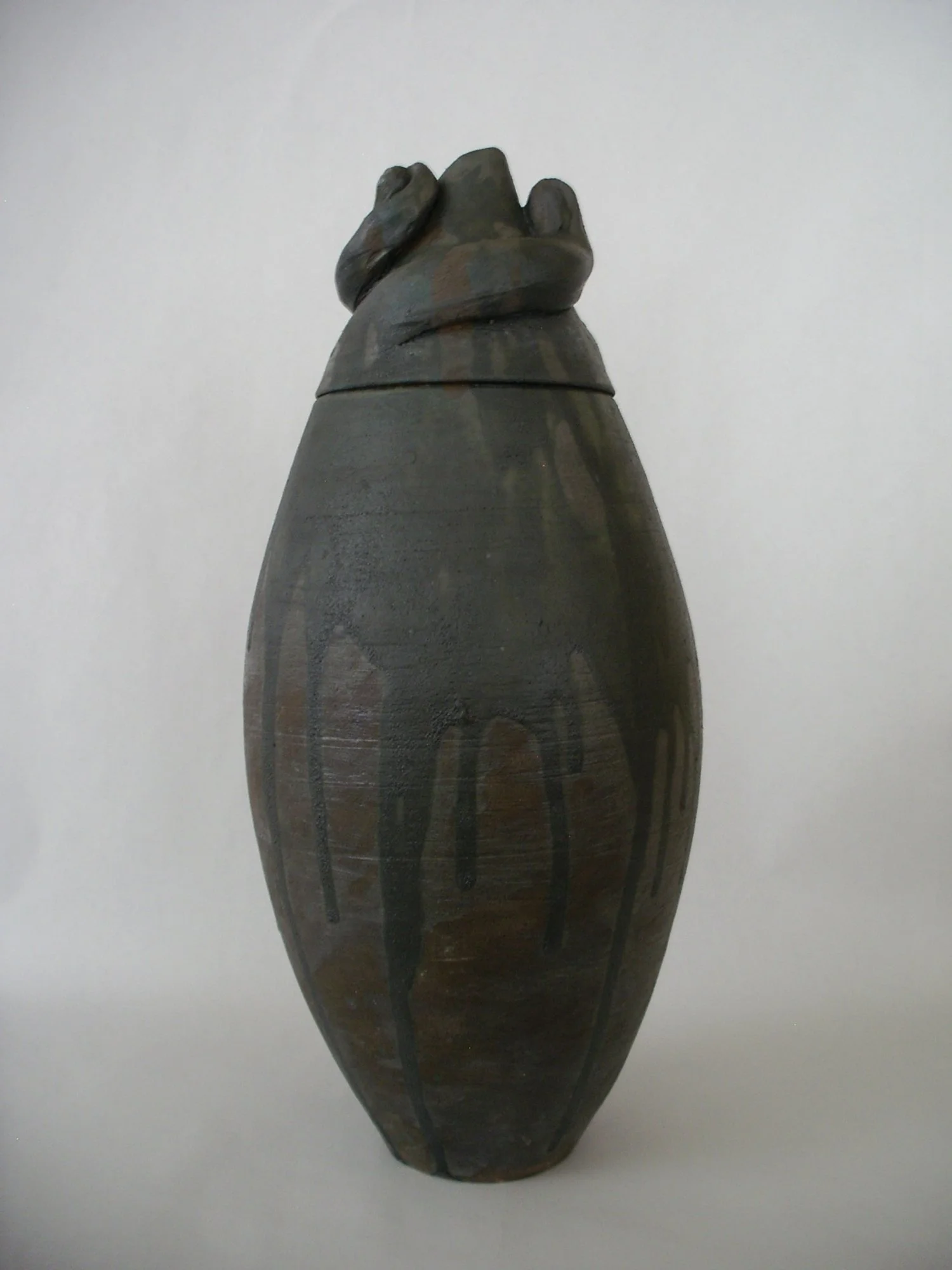 22. Jonás: por el sonido que guarda tu nombre despierto en la lluvia. 2022. High-fire stoneware with glaze. 14 x 6.5 x 6.5 inch. (35.56 x 16.51 x 16.51 cm)