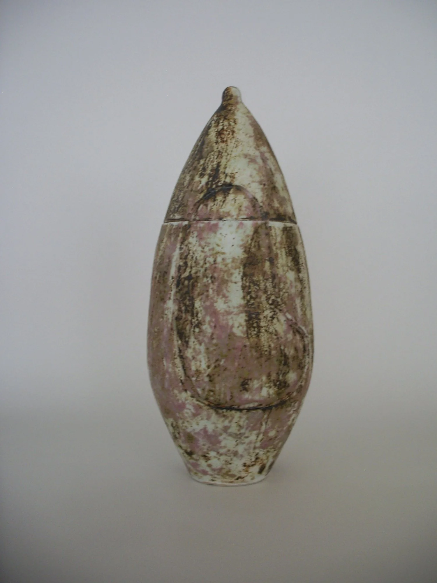 23. Jorge: por tu sombra de pan y agua y tu figura de hoja que baila. 2022. High-fire stoneware with glaze. 12 x 5 x 5 inch. (30.48 x 12.7 x 12.7 cm)