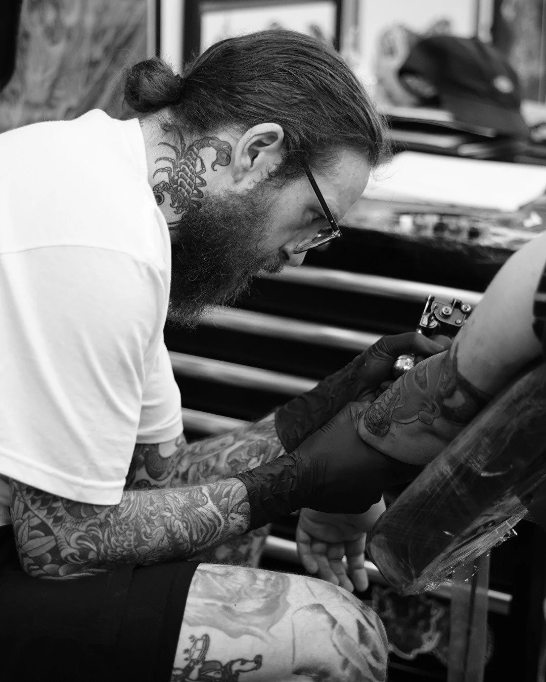 ❄️LIMITED SLOTS THIS WEEK❄️

If you'd like a tattoo before the big day, then you'd better be quick and get in this week! Don't forget that Saturday, the 20th is the last day you can grab a gift voucher, either in the studio or online.
.
.
.
#tattoos 