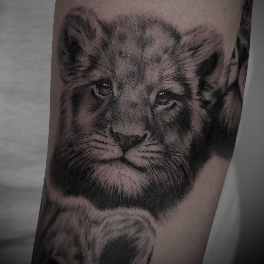 Black and grey queen @kerieedwardstattoo is here next week for 2 days and would love to tattoo you🥰✨.

For painless portraits to soft florals, @kerieedwardstattoo is your gal!🌼🖤

📅Friday the 20th and Saturday the 21st of March.
📍Black Letter Tat