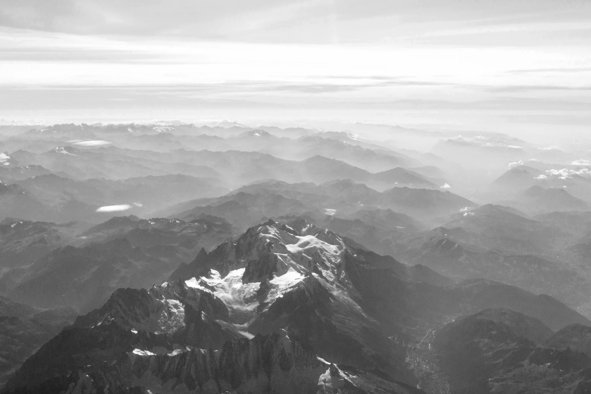 Skyline, the Pyrenées, view from the plane