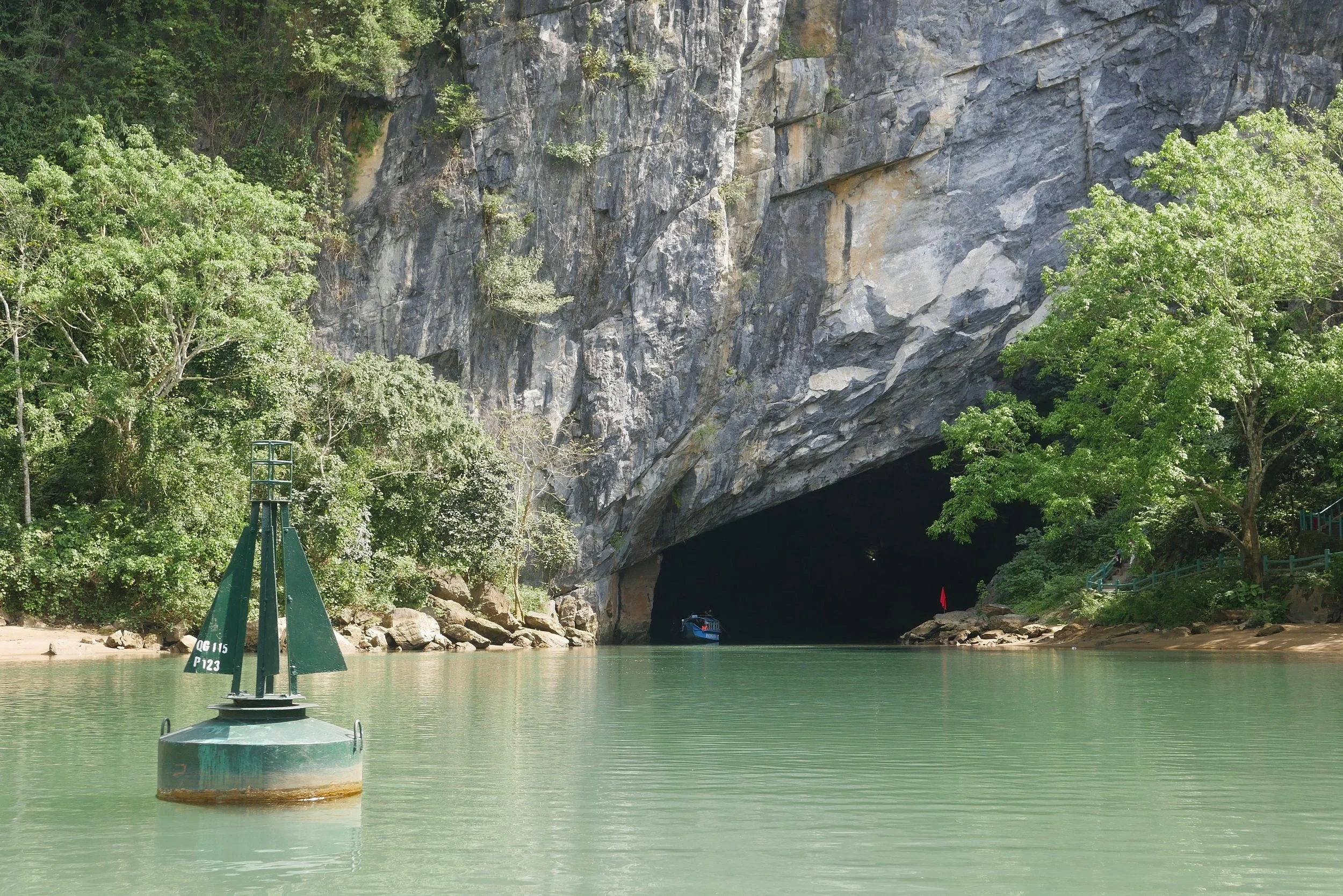 Entrée de la grotte Phong Nha