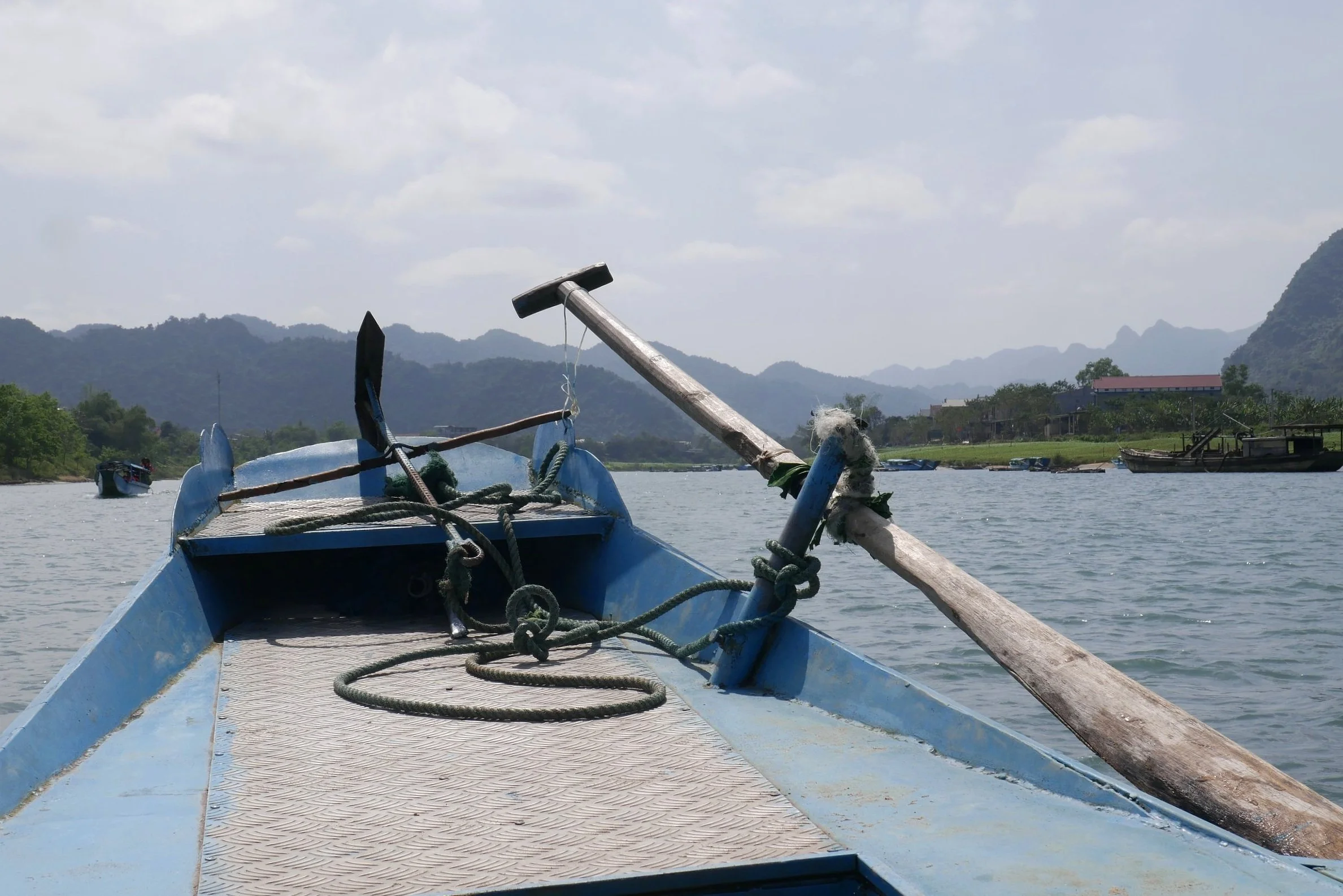 Notre bateau sur la rivière