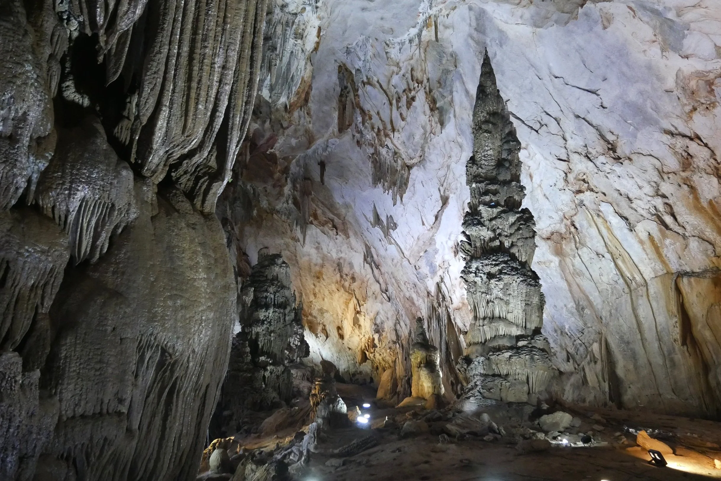 Stalagmite dans la grotte de Paradise Cave