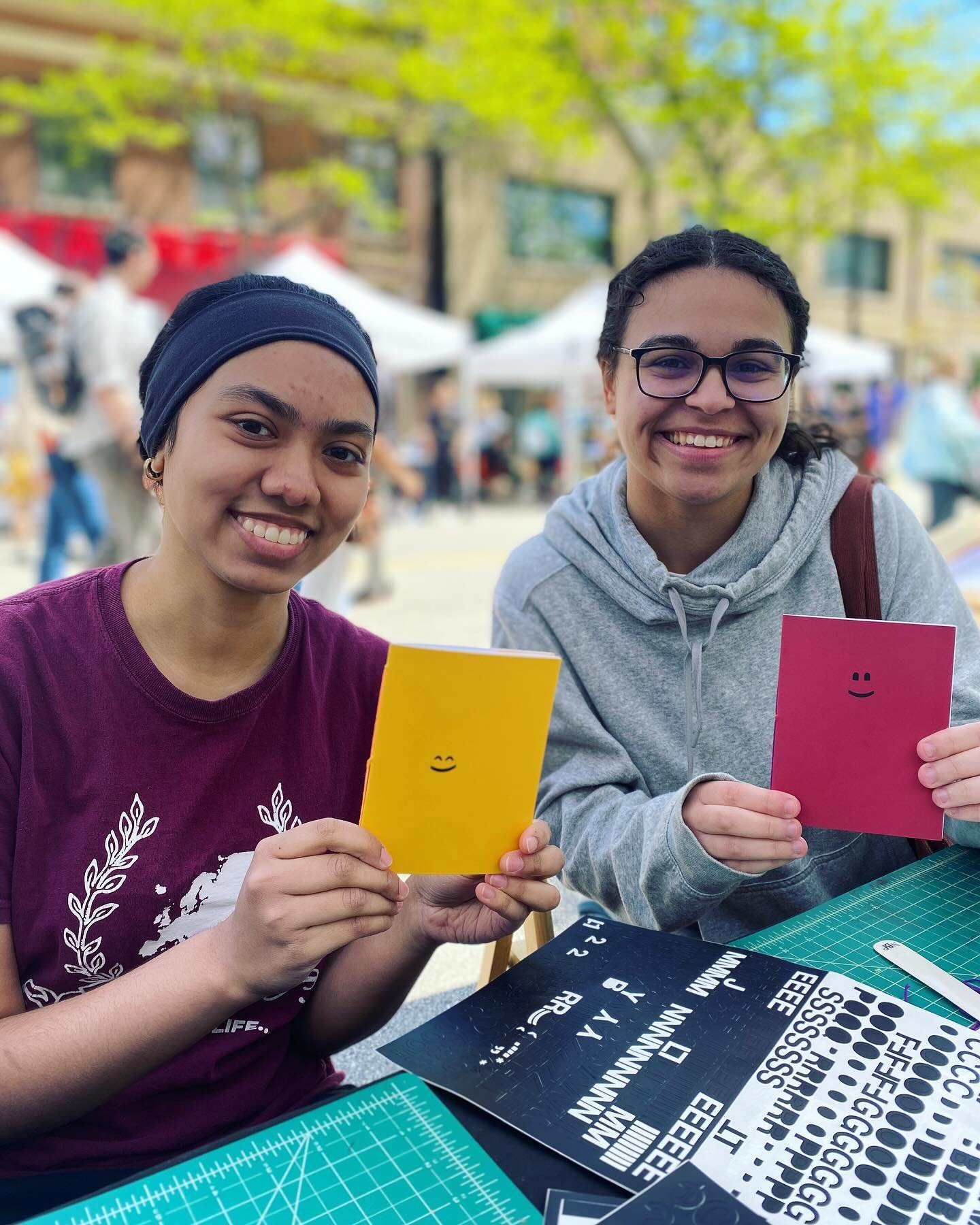 Excellent books were made by @pavani.jairam and @saralyncarcy today at @evanstonaspa Umbrella Arts Festival! 

Thanks to @reginigloria of @northbranchprojects and to @thepurplelineart and @mroman14 for all their hard work today!

Thanks to all who ca
