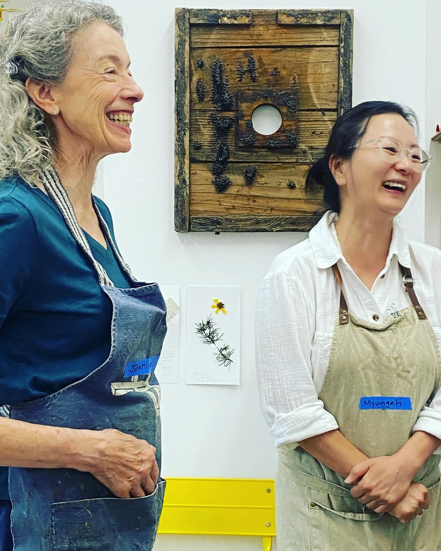 Pure joy in our bindery today!

#bookarts #hivebookarts #hivebookartscenter #monotype #bookmaking #bookbinding #sculpuralbooks #evanston #evanstonillinois