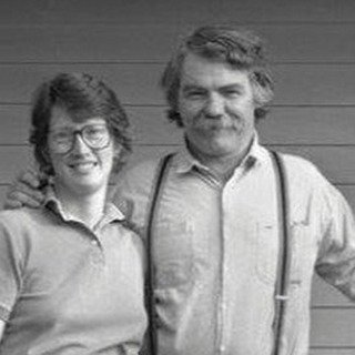 We just read the sad news that Howard Clark of @twinrocker passed away. 

Our condolences to the Clark family, and to all papermakers who knew and loved Howie. 

<3

#hivebookarts #hivebookartscenter #papermaking #twinrocker #bookartscommunity