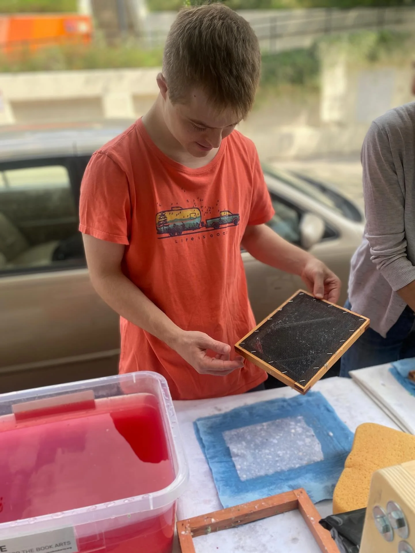 Yesterday, we made paper outside!

Our Intro to Papermaking participants learned some vocabulary and techniques to make paper from recycled materials, then spent two hours forming sheets, making art by layering pulp, and having a ball. 

It was so mu