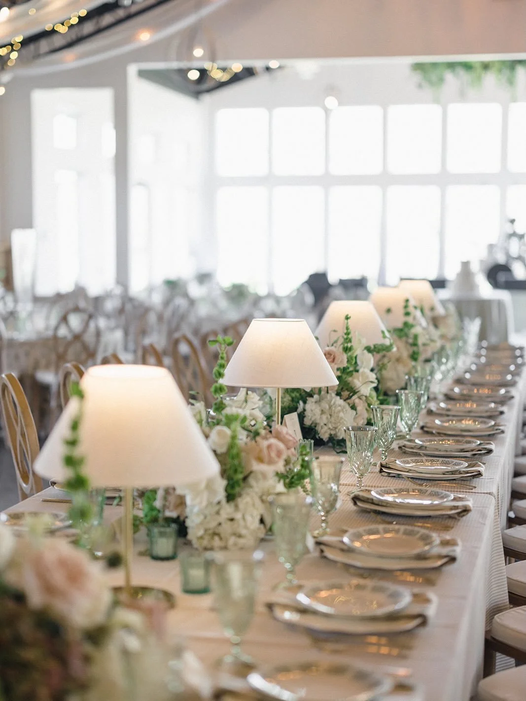 We couldn&rsquo;t have asked for more perfect weather for Abby and Tyler last Saturday, and @cameronandelizabeth always deliver with the most perfect sneak peaks! 

Peep the freshly hand-picked four leaf clover from Abby&rsquo;s dad in the flat lay. 