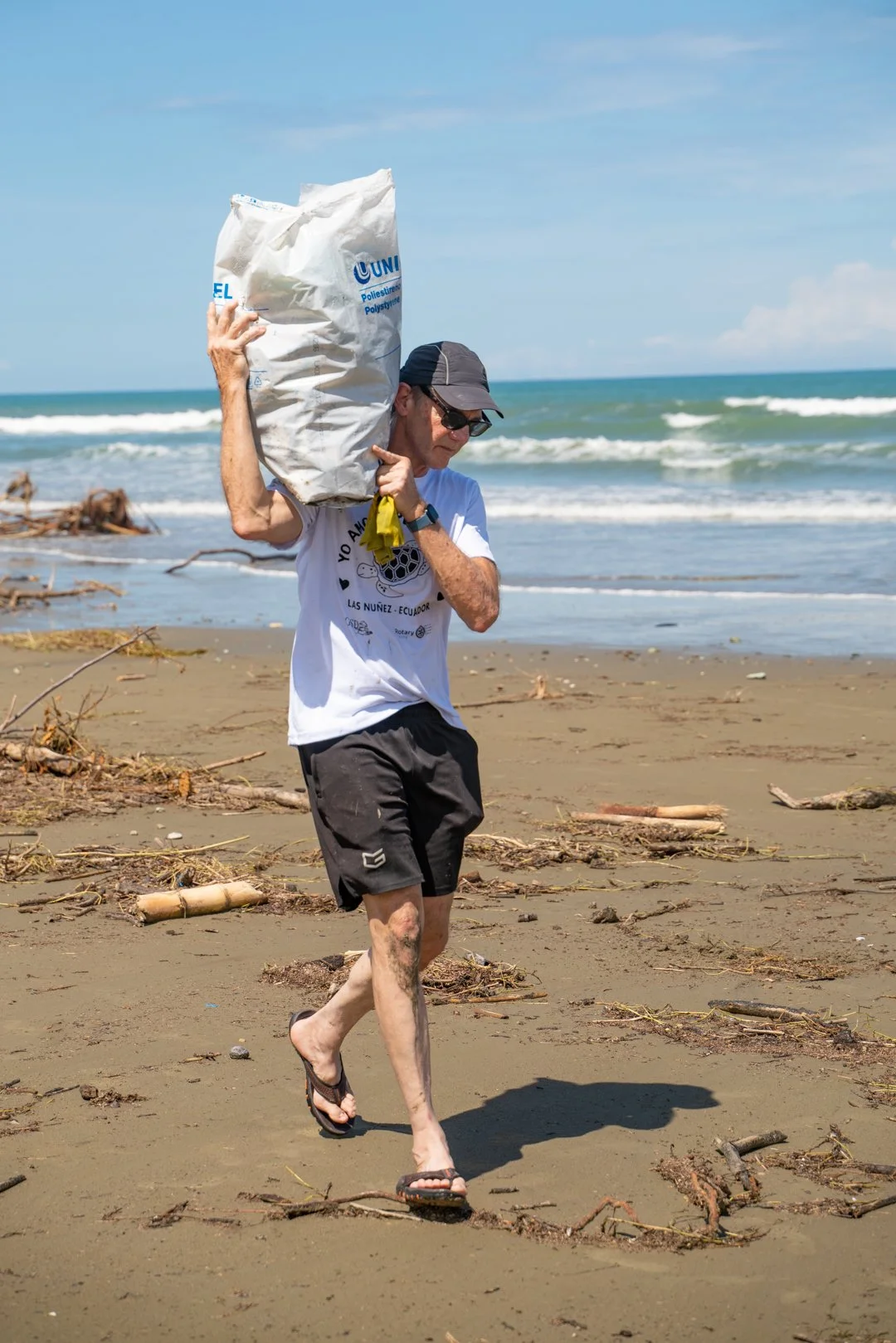 230430_GSDBeachCleanup_04468.jpg