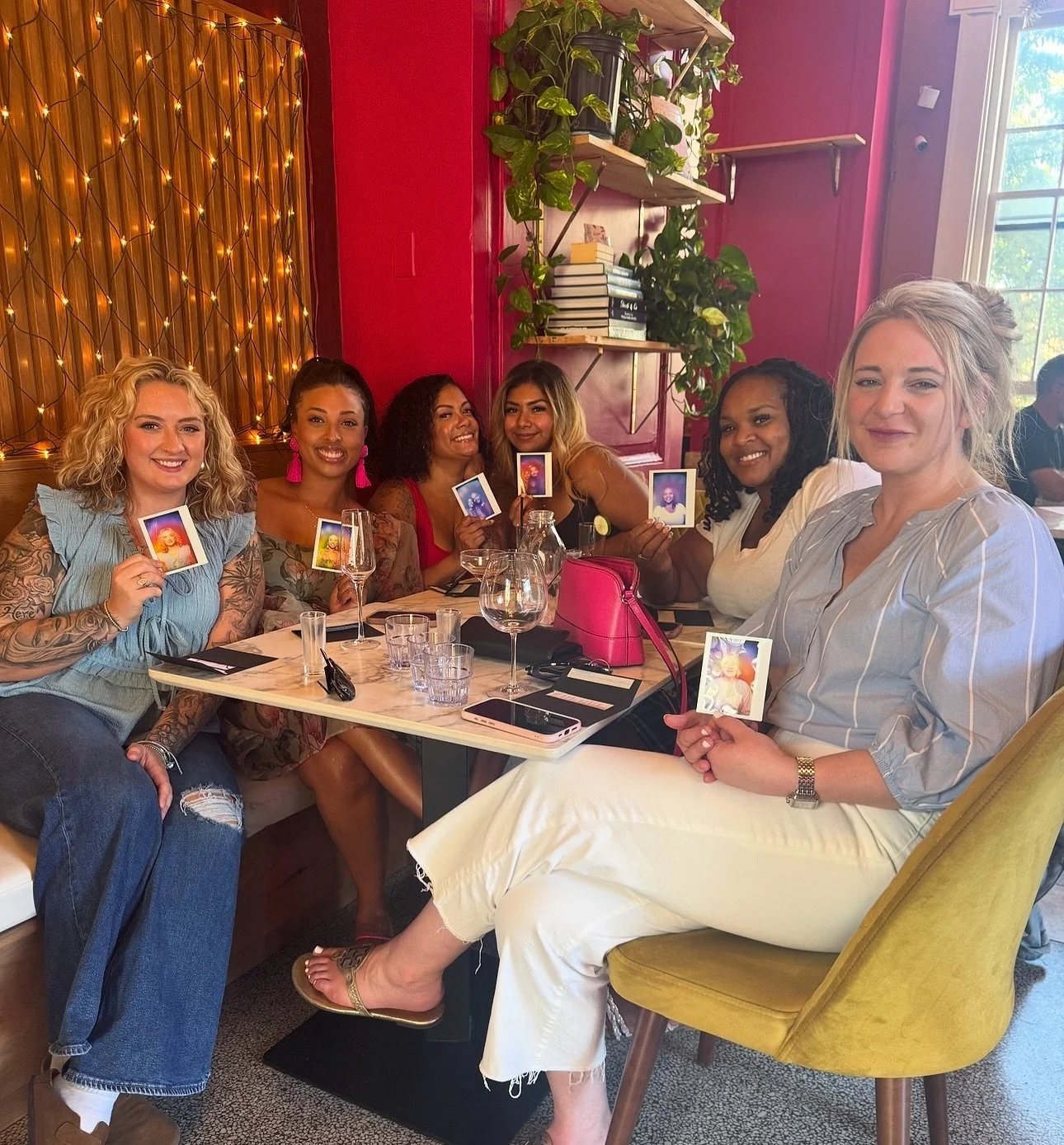 When the whole squad shows up for aura photos 😍💕🌈

October public events are live&mdash; send this to the group chat. 🚀📆 

Oct 4 ✨Aura Pop-up 📍@the_serpents_key
Oct 5 ✨ Aura Pop-up 📍@idiombrewingco 
Oct 10 ✨ Aura Pop-up 📍@botanical_thingsmd
O