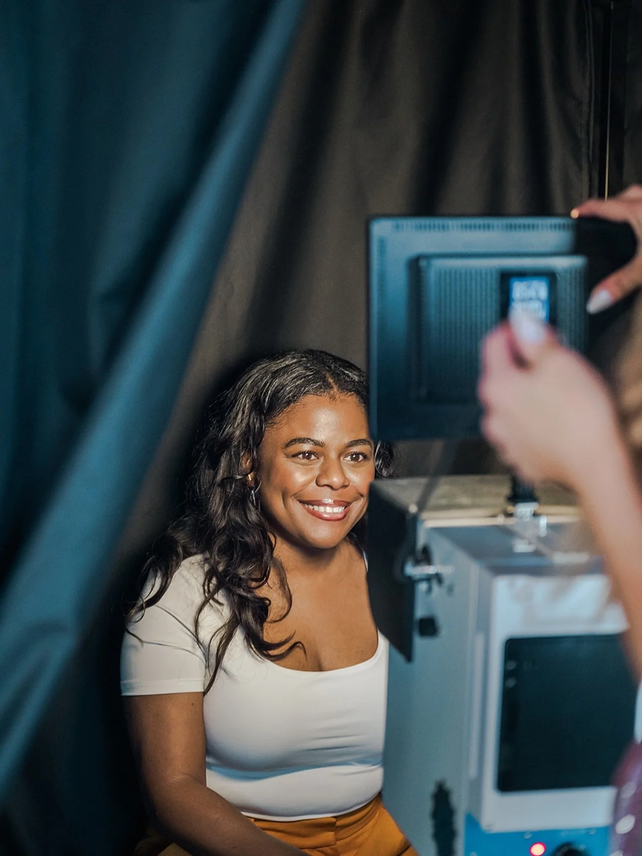 Swipe for her aura reveal 🌈✨

When your a professional aesthetics injector and your aura is green and yellow, you&rsquo;re sending sunshine and stability with every client interaction. Yellow brings bright clarity, confident reassurance, and a trust