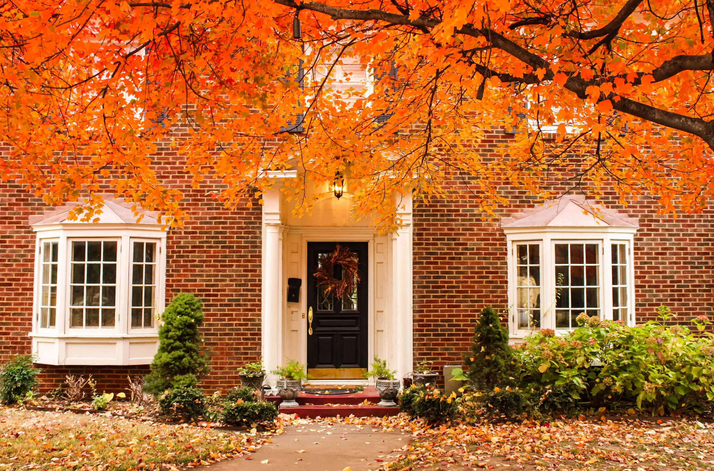 Fall in Love: Best Times to Buy a House in the Fall