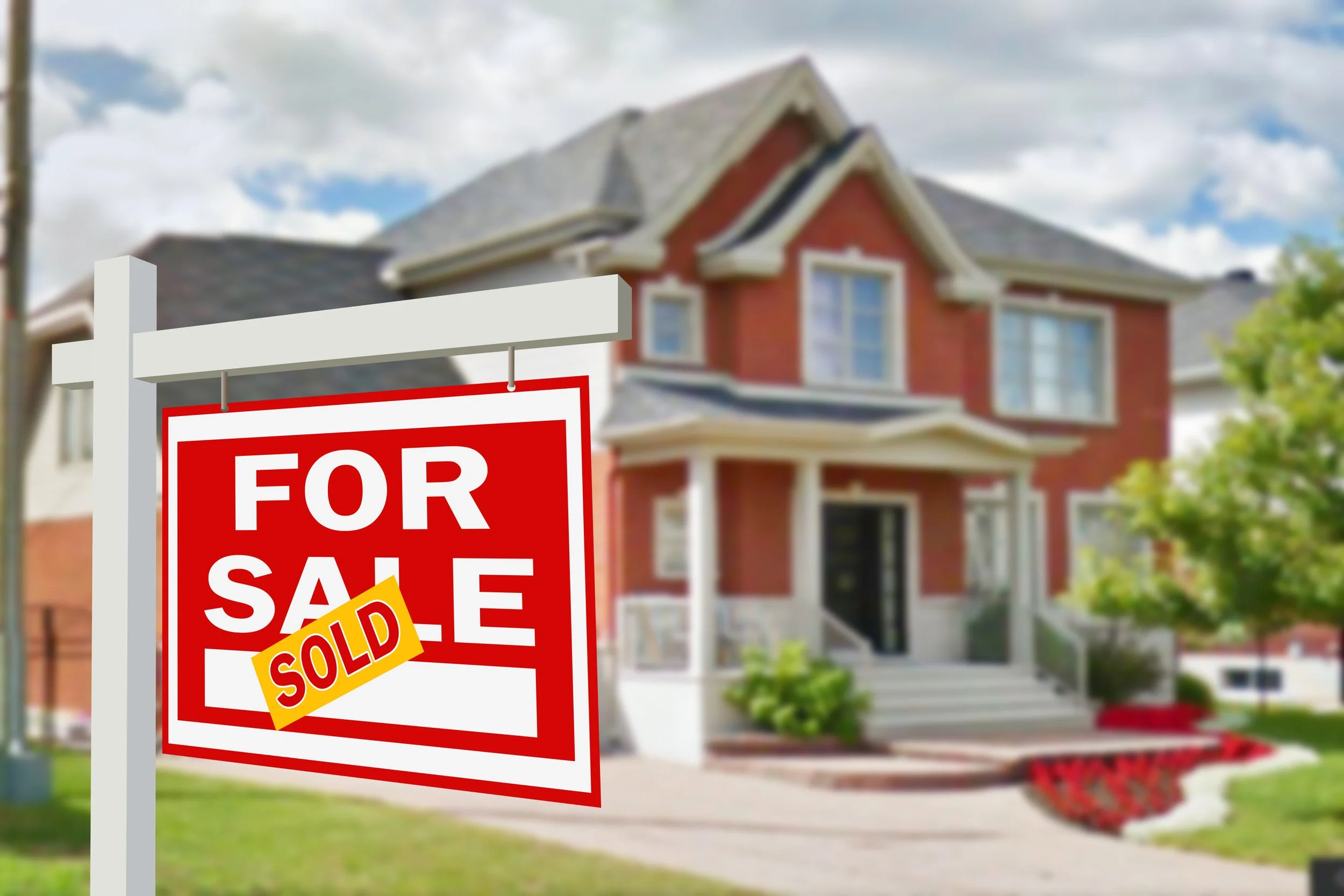 Selling Your Home and Buying Another? How to Balance Both