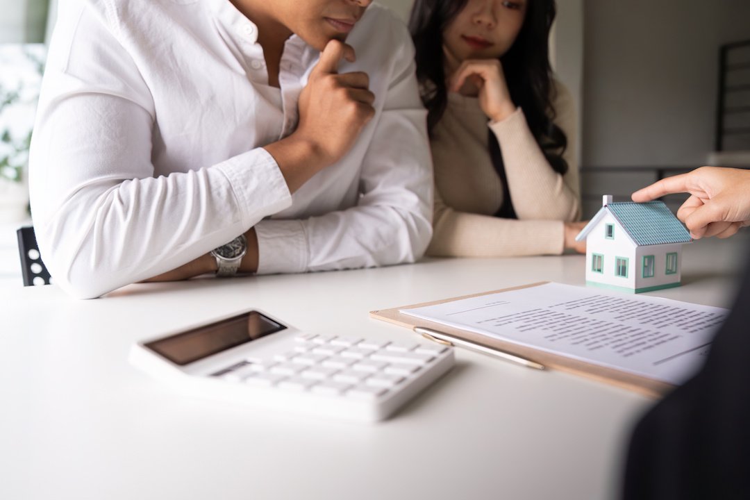 Price Cut or Buyer Credit: Which Is the Better Move for Sellers?