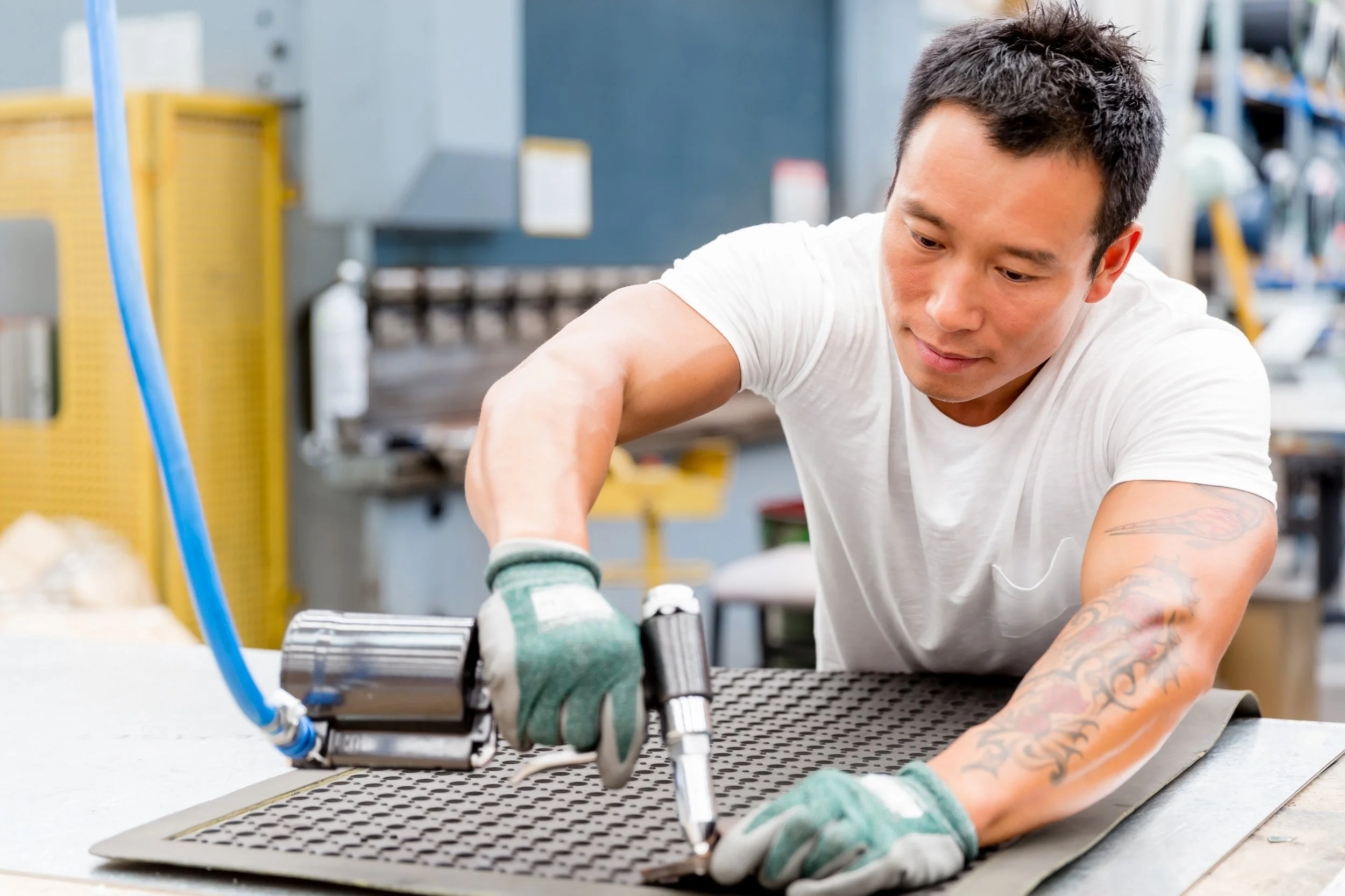 asian-worker-in-production-plant-on-the-factory-fl-2024-10-15-04-47-58-utc.jpg