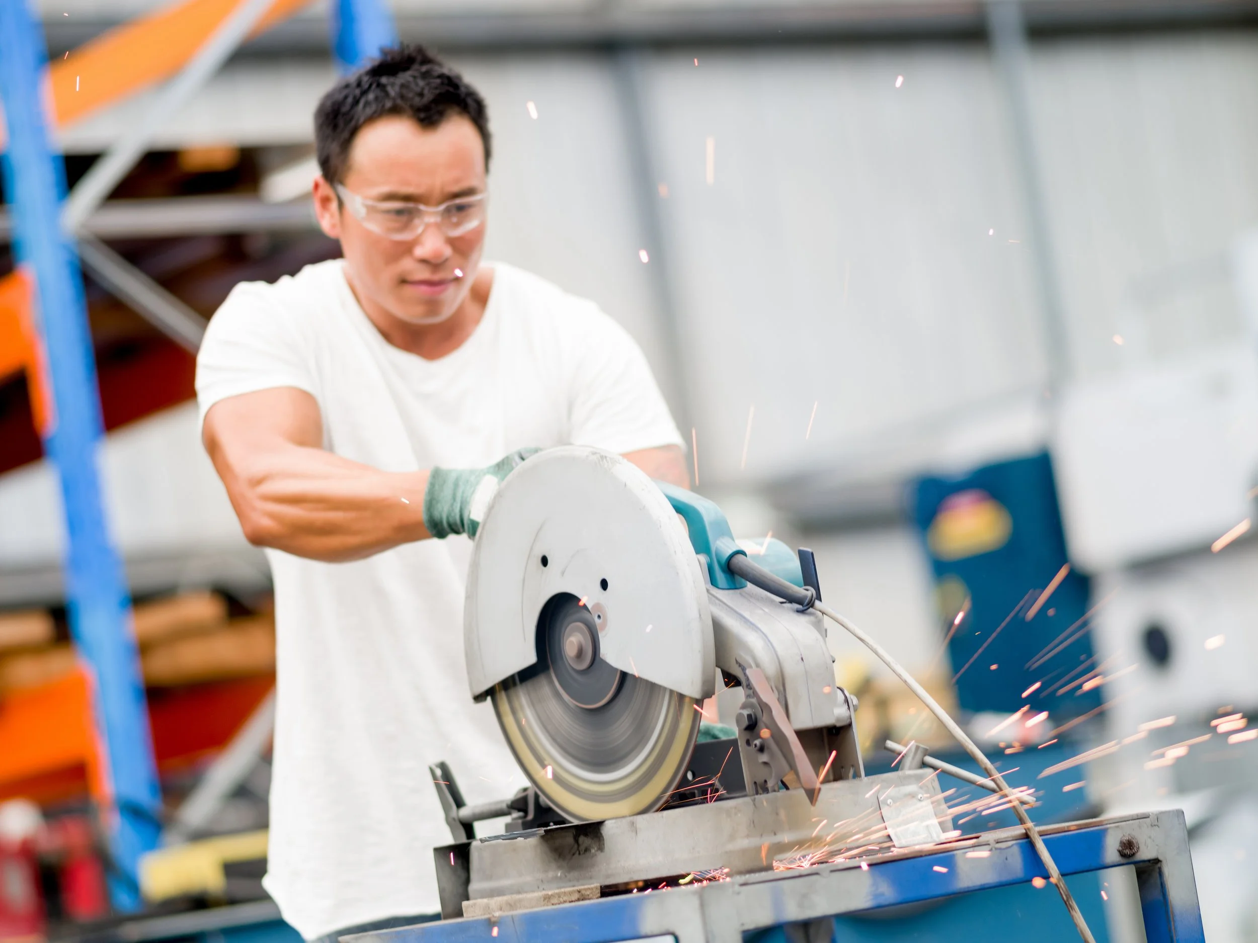 asian-worker-in-production-plant-on-the-factory-fl-2024-10-17-09-55-33-utc.jpg