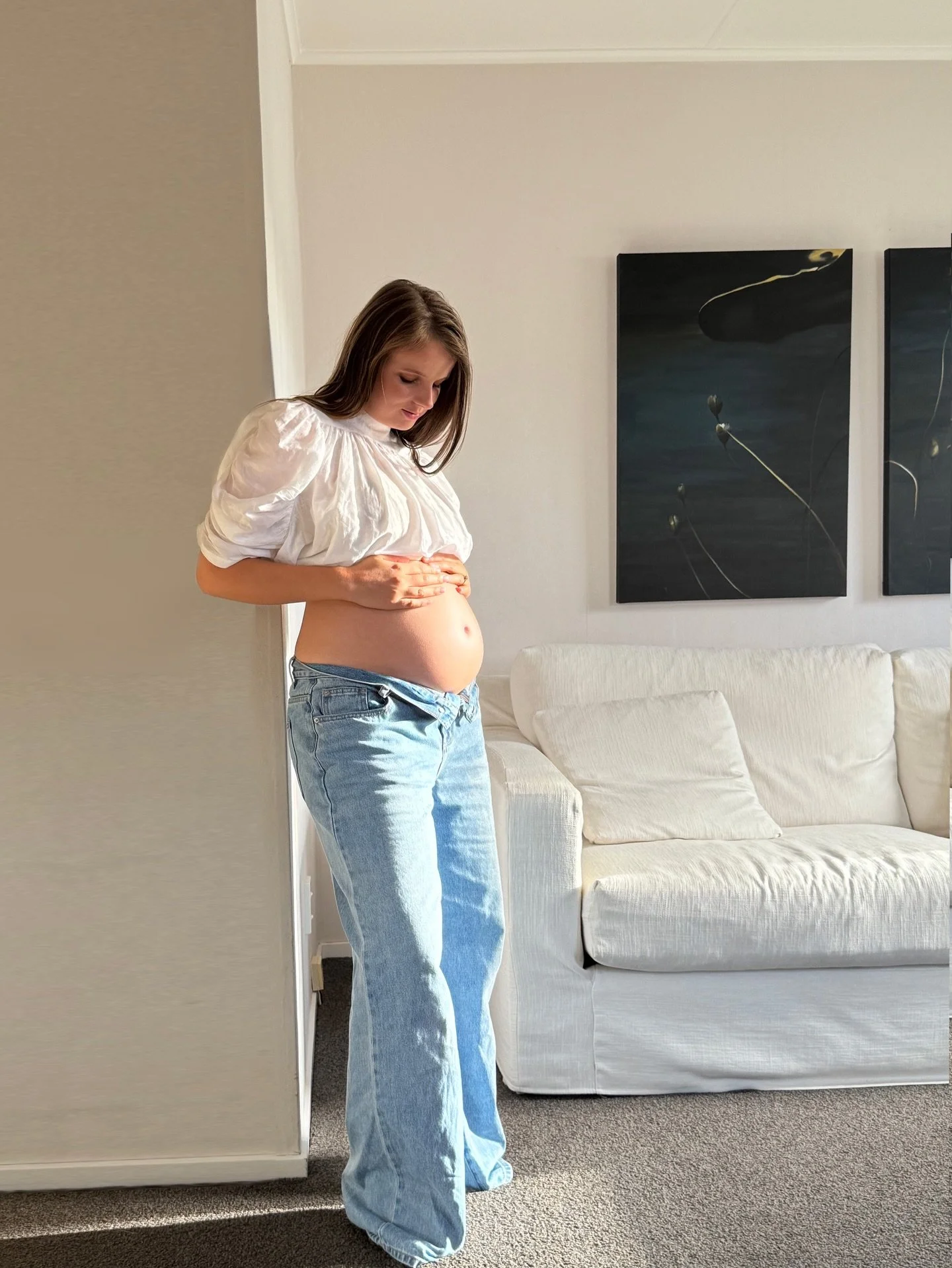 The secret&rsquo;s out! We did a photo shoot and Clara used them to make a little announcement to the world - they&rsquo;re having a boy!! 👦🏼👶🏼🩵

After taking 833 photos on my iPhone, I managed to narrow them down to 11 faves. Would you mind hel