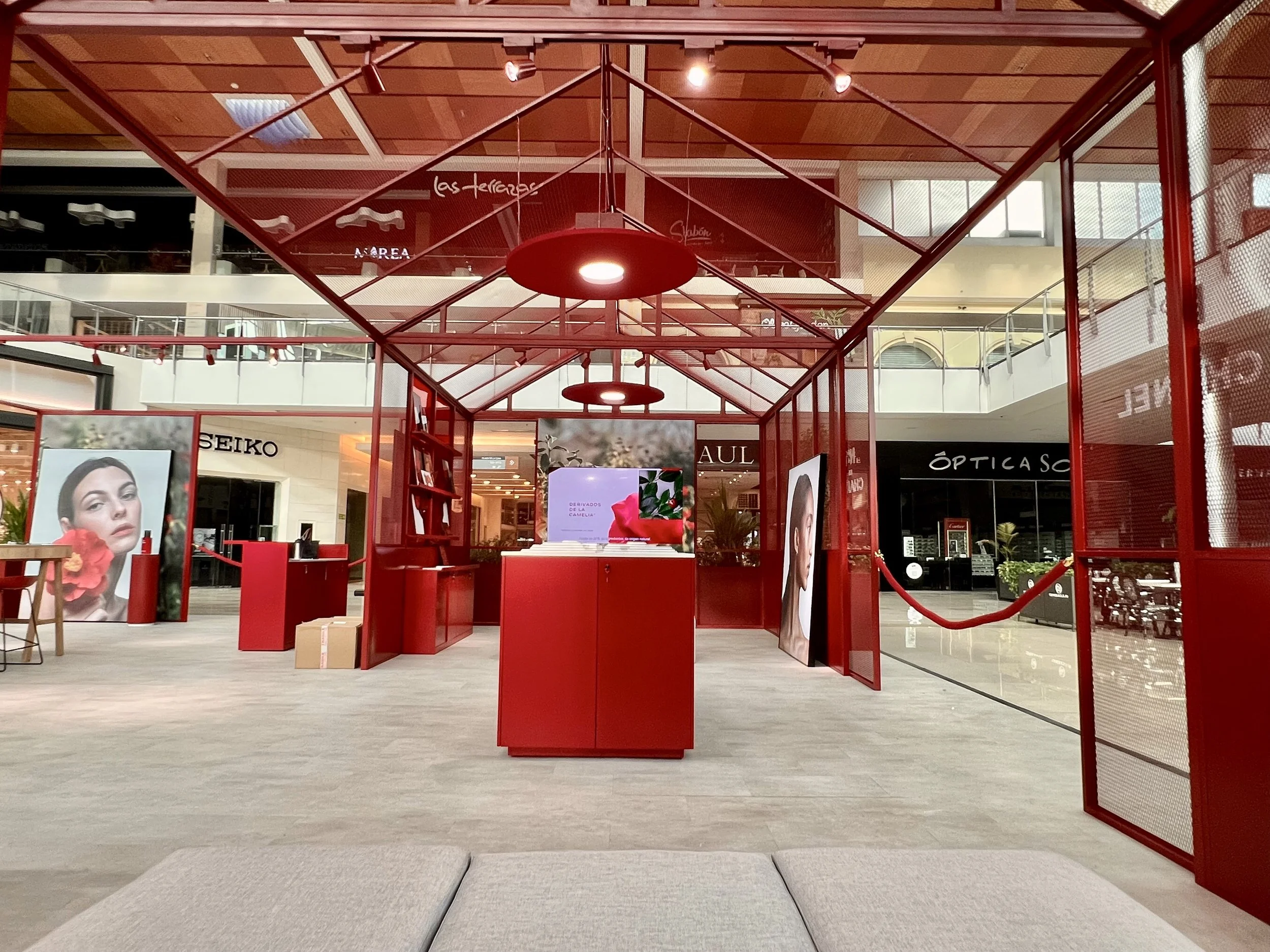 Diseño de estructuras de alto impacto para representación de marca.