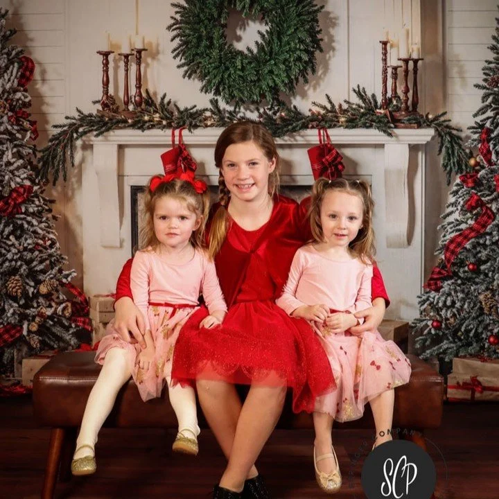 How cute are these kiddos?! I love doing holiday photos, especially when it's a birthday surprise for Grandma!! #springercompanyphoto #holidayphotos #holidaymagic #southbendphotographer #michianaphotographer #southbend #dtsb