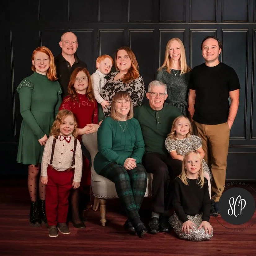 This incredible family took full advantage of the holidays by coming together from near and far&mdash;including a big crew all the way from Texas! 🛫 With everyone in town, they made sure to capture these special moments with a family photoshoot.

📷