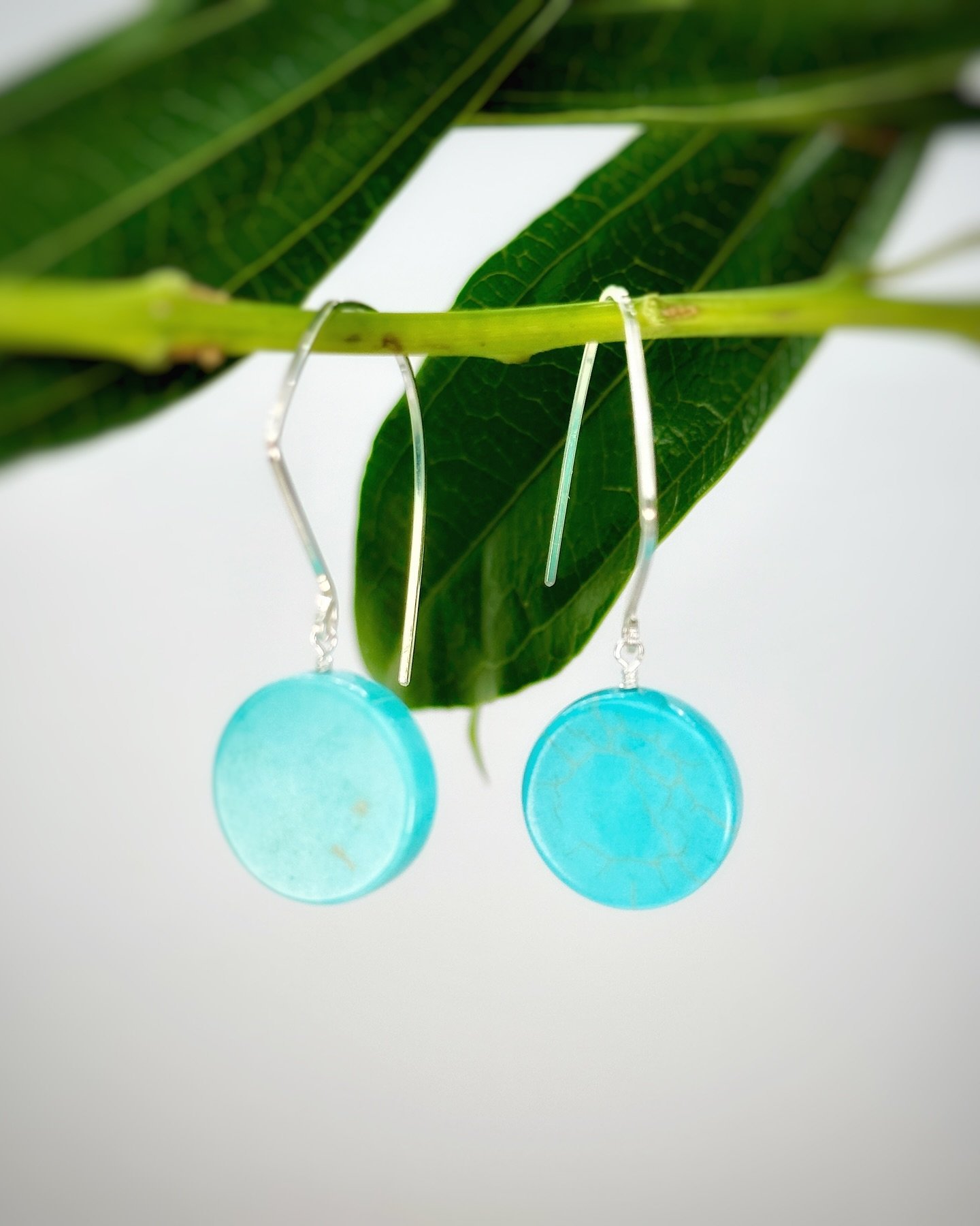 THE PEONY - TURQUOISE 🌸

Turquoise is such a vibrant choice for summer! Can you feel those tropical vibes? especially with Seattle&rsquo;s sunshine making a grand appearance this week! 🏝️

The &quot;Peony Earrings&quot; are stunning with their larg