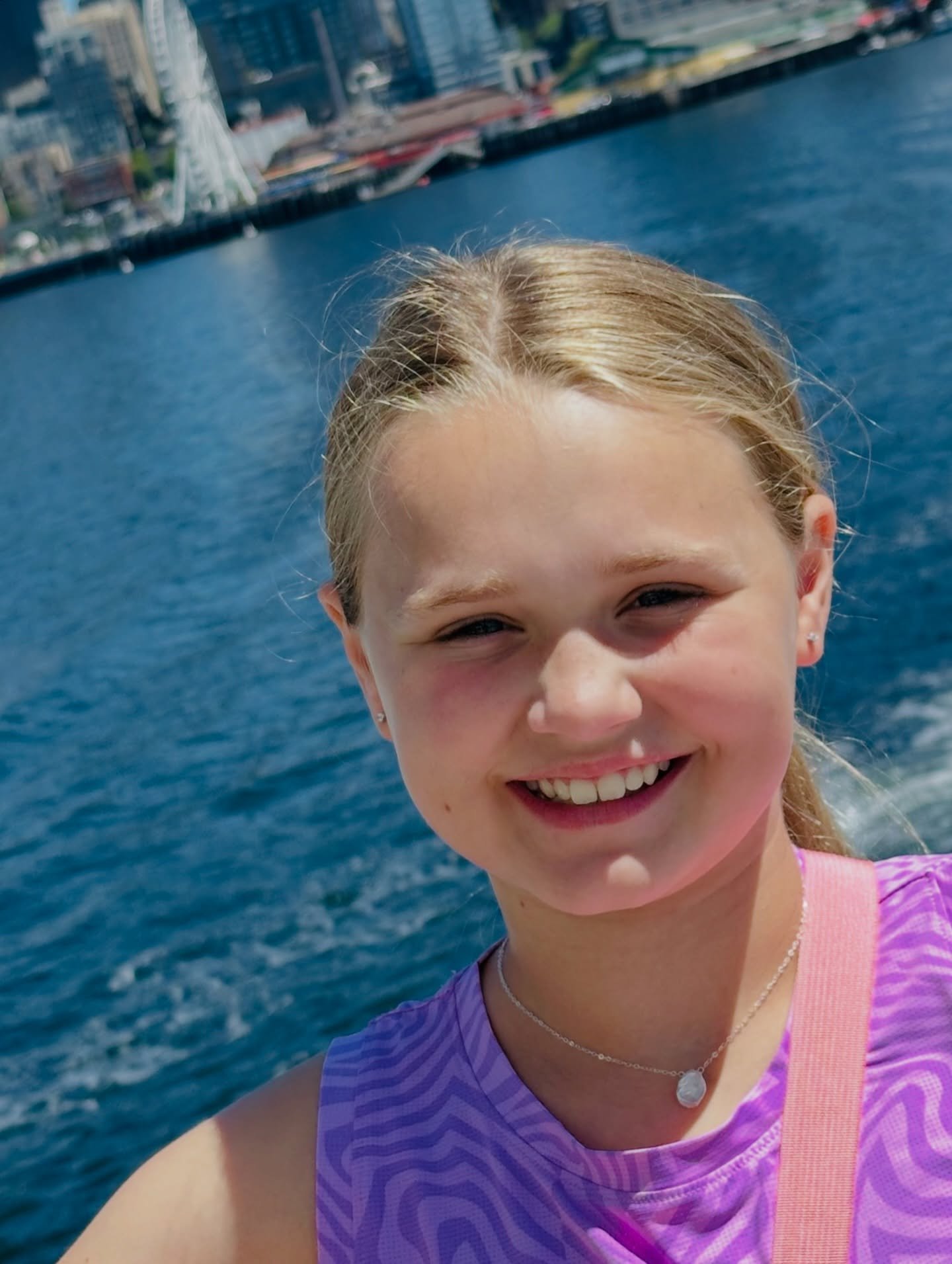 💜She came to visit.

We walked.
We talked.
We made a memory.

Petal Pearl catching the light,
simple and steady &mdash; just like her.

Some days don&rsquo;t need much explanation.
You just know you&rsquo;ll remember them.

#abaloriajewelryseattle 
