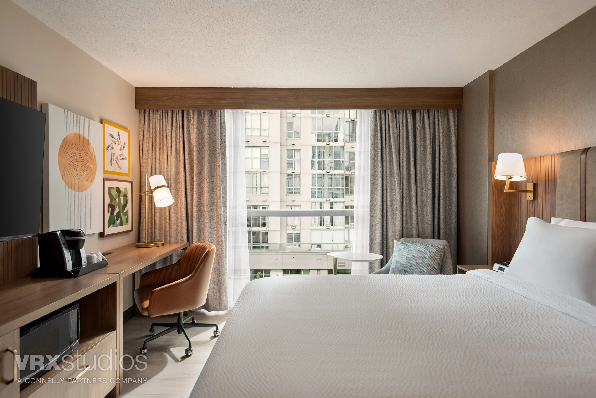 holiday-inn-vancouver-standard-queen-room-1.jpg
