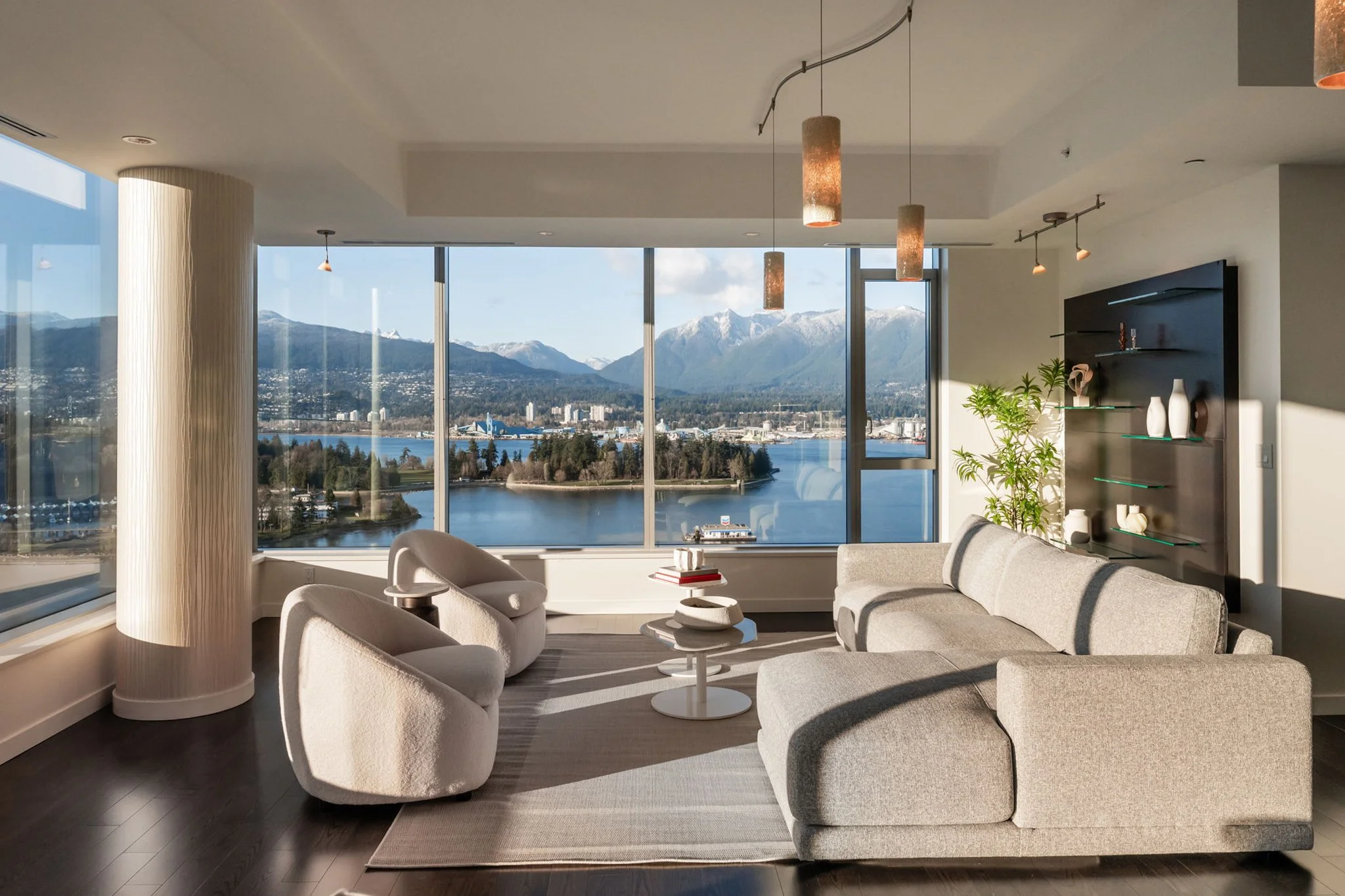 coal-harbour-haven-penthouse-dining-room-mountain-view.jpg