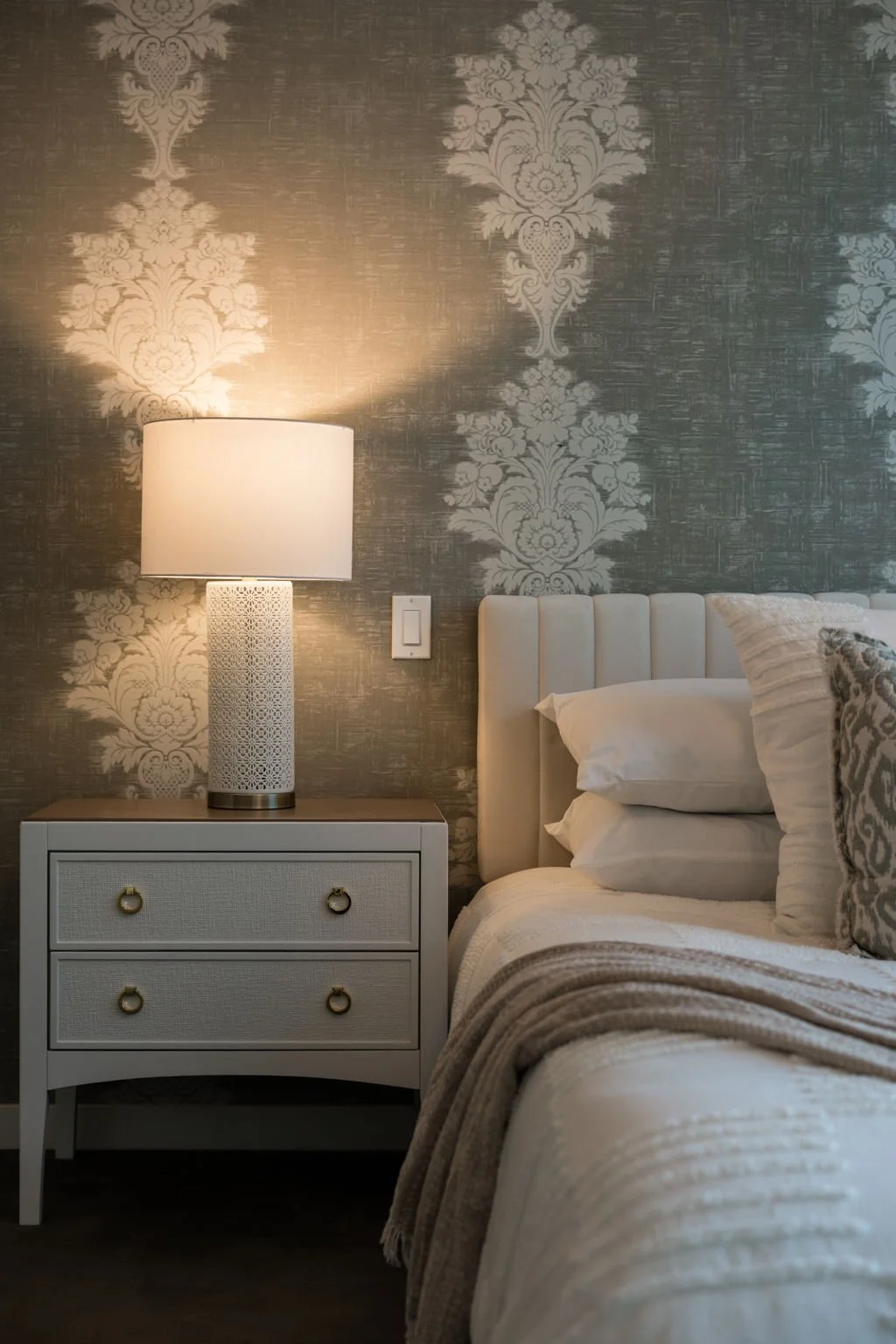 coal-harbour-haven-penthouse-bedroom-detail.jpg