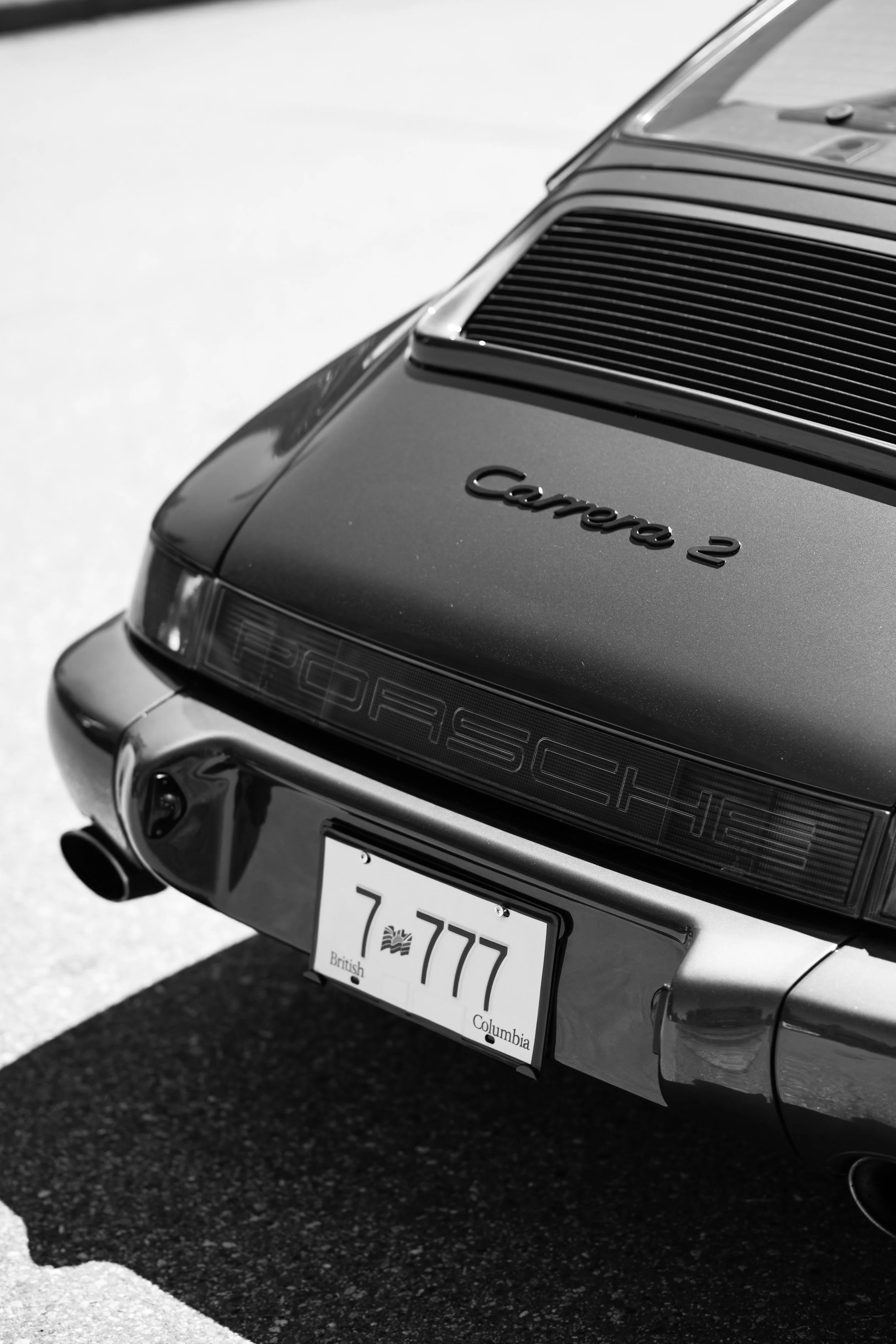 03-porsche-911-carrera-black-white-rear-vancouver.jpg