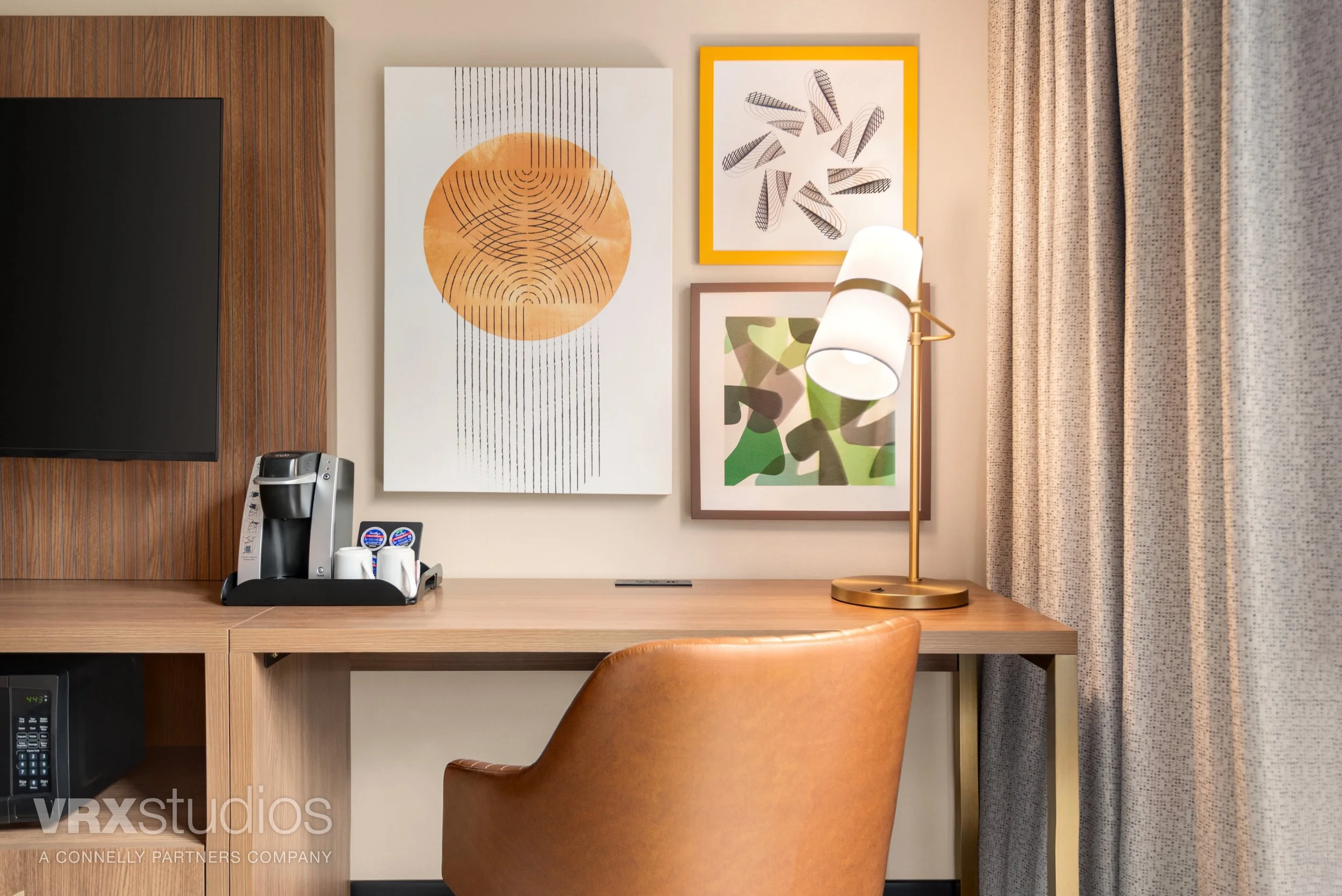 holiday-inn-vancouver-standard-queen-room-2.jpg