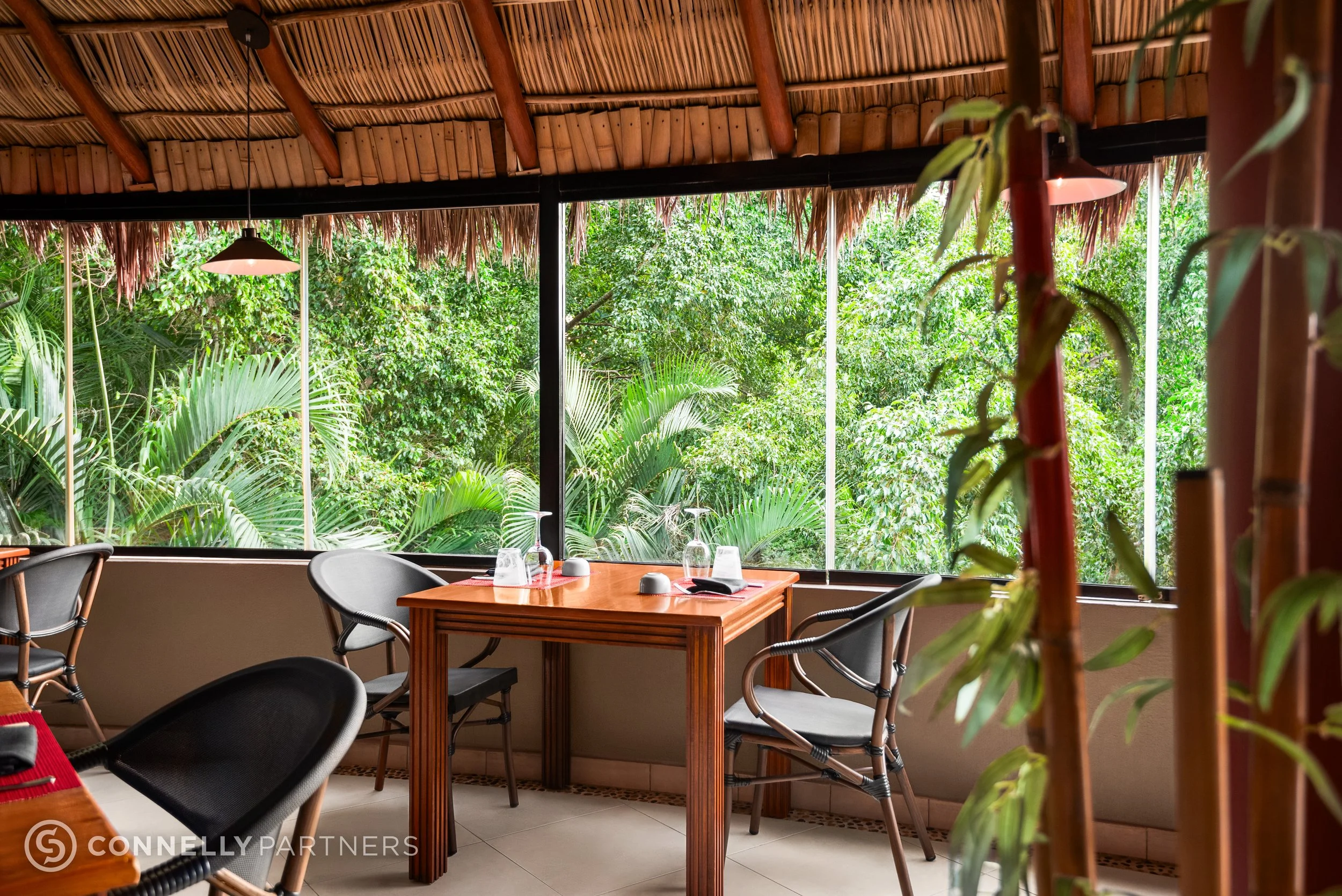 grand-palladium-vallarta-bamboo-restaurant-outdoor.jpg