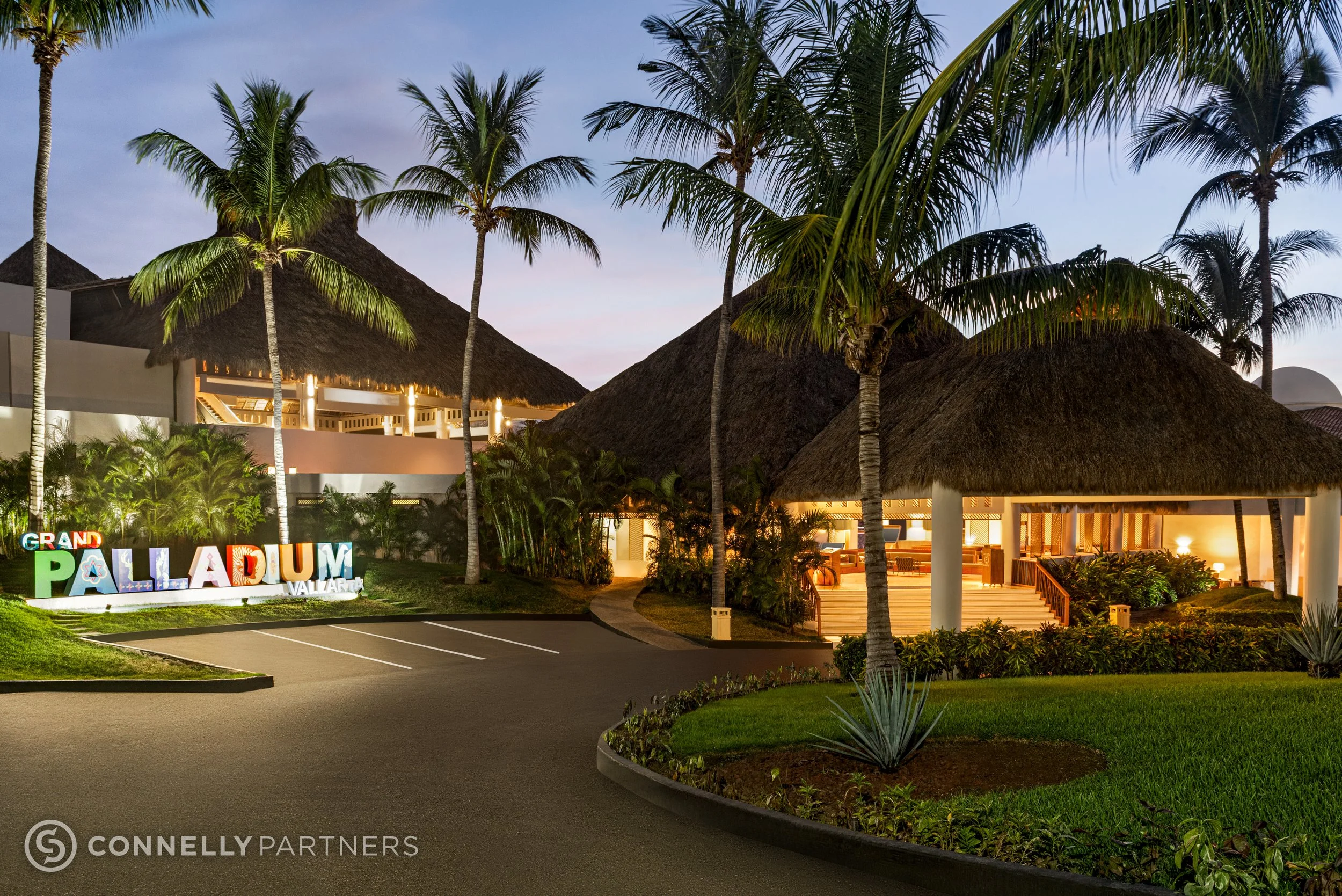 grand-palladium-vallarta-exterior-entrance-night.jpg